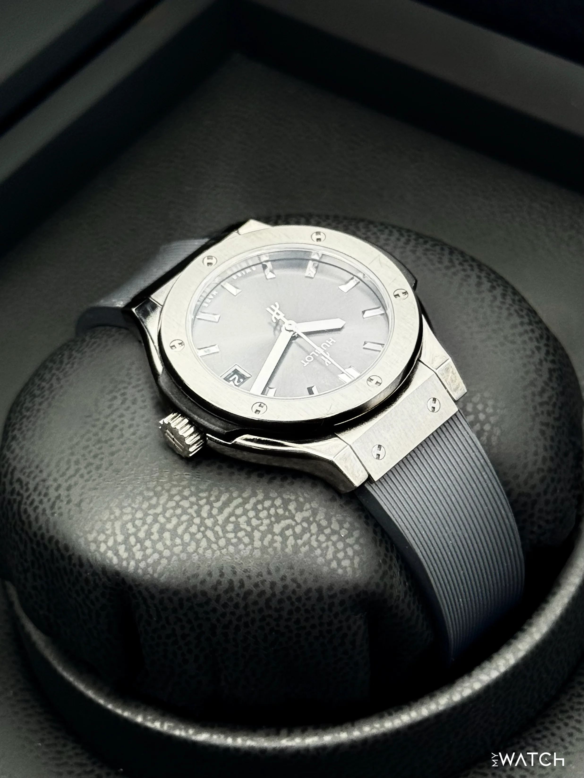 2022 Ladies Hublot Classic Fusion 33mm 581.NX.7071.RX Titanium Grey Dial - Image 8