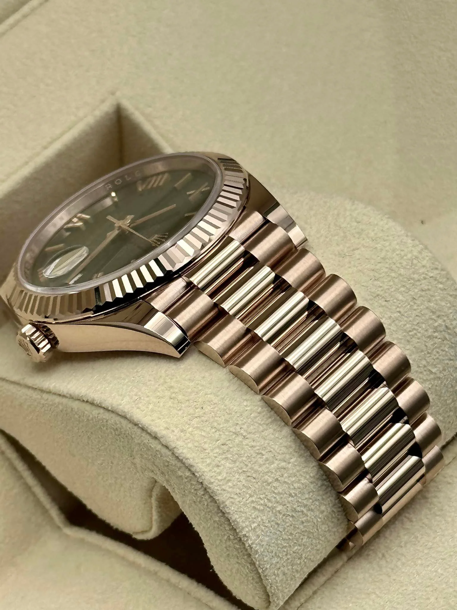 NEW 2022 Rolex Day-Date 40 228235 Rose Gold Olive Dial Arabic Calendar - Image 6