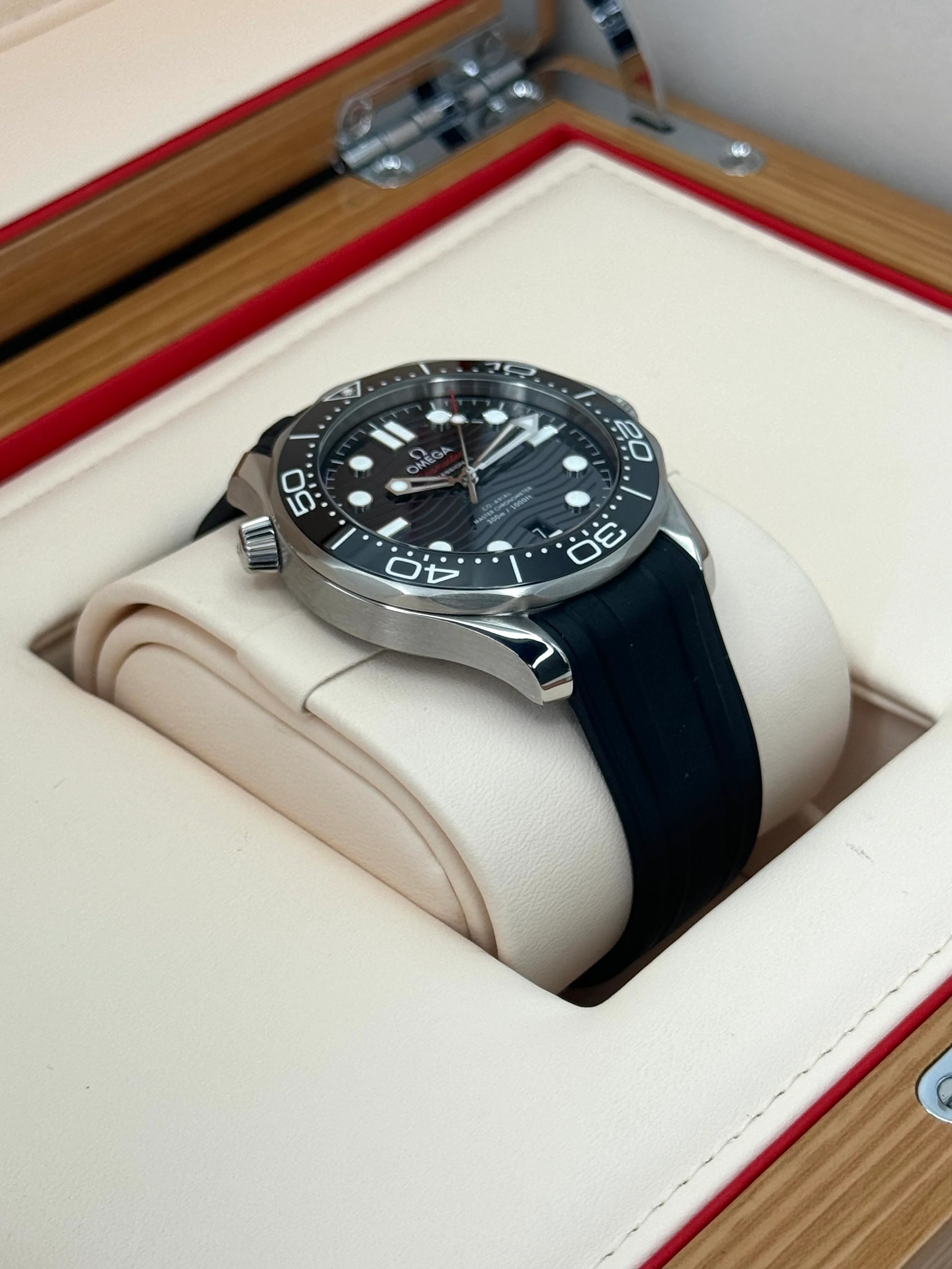 2022 Omega Seamaster Diver 300M 42mm 21032422001001 Black Dial - Image 6