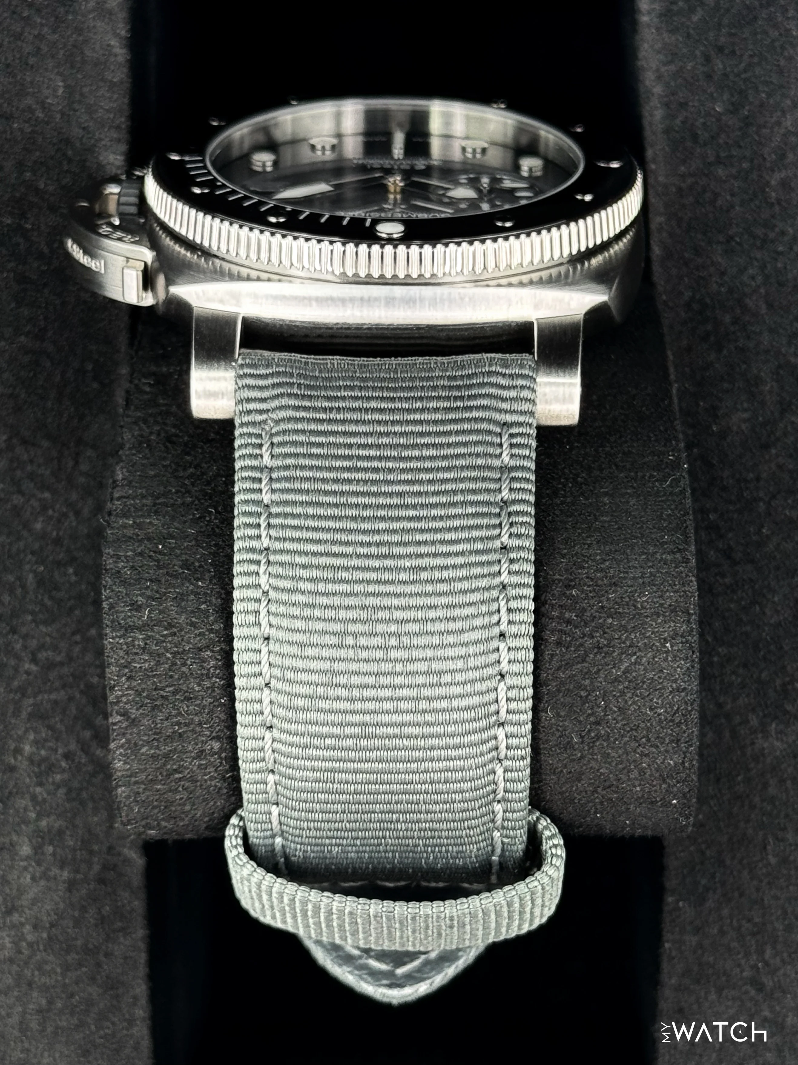 2022 Panerai Quarantaquattro 44mm PAM01288 Stainless Steel Grey Dial - Image 4