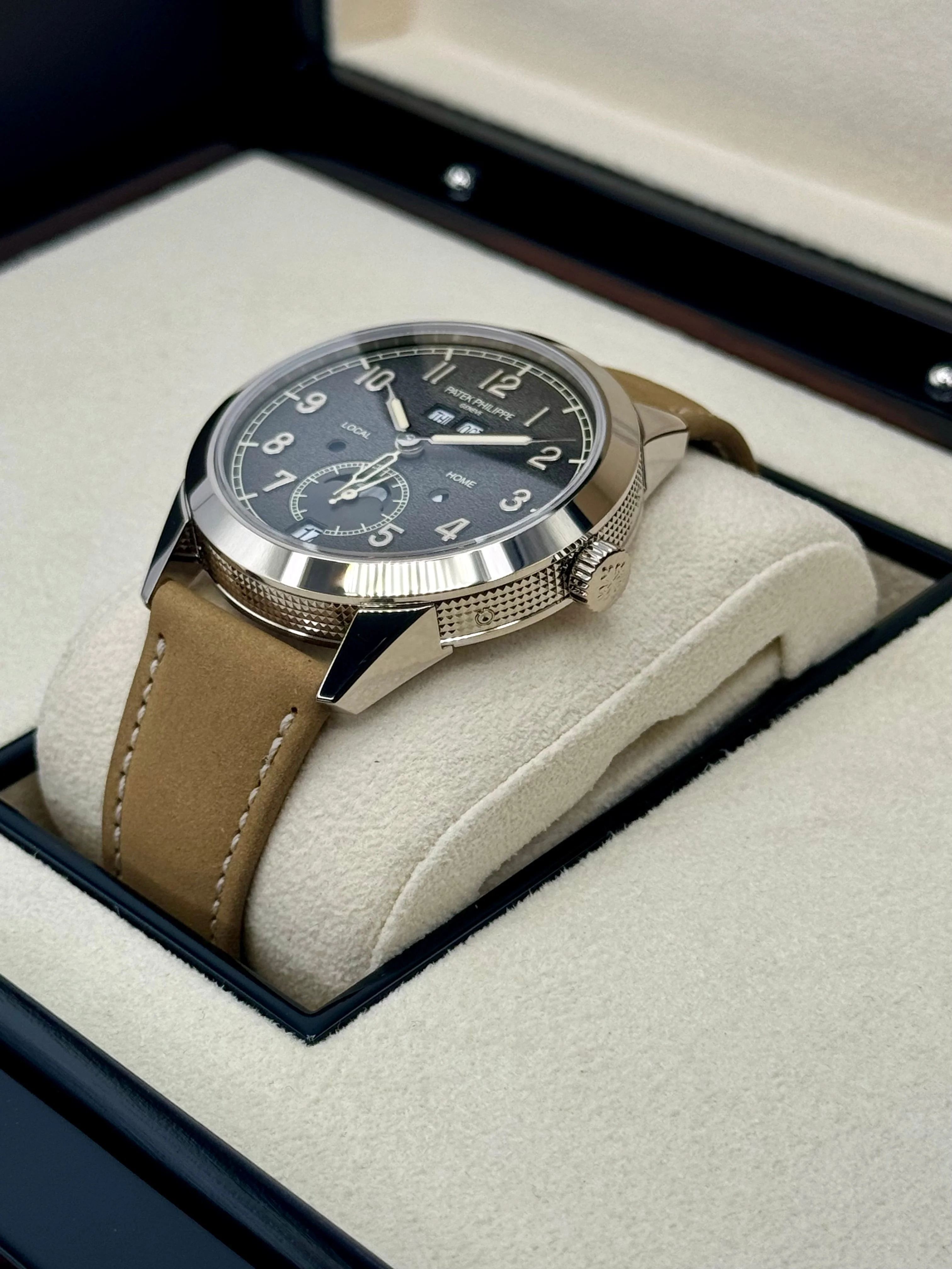 2022 Patek Philippe 42mm 5326G Annual Calendar Travel Time Compliations - Image 5