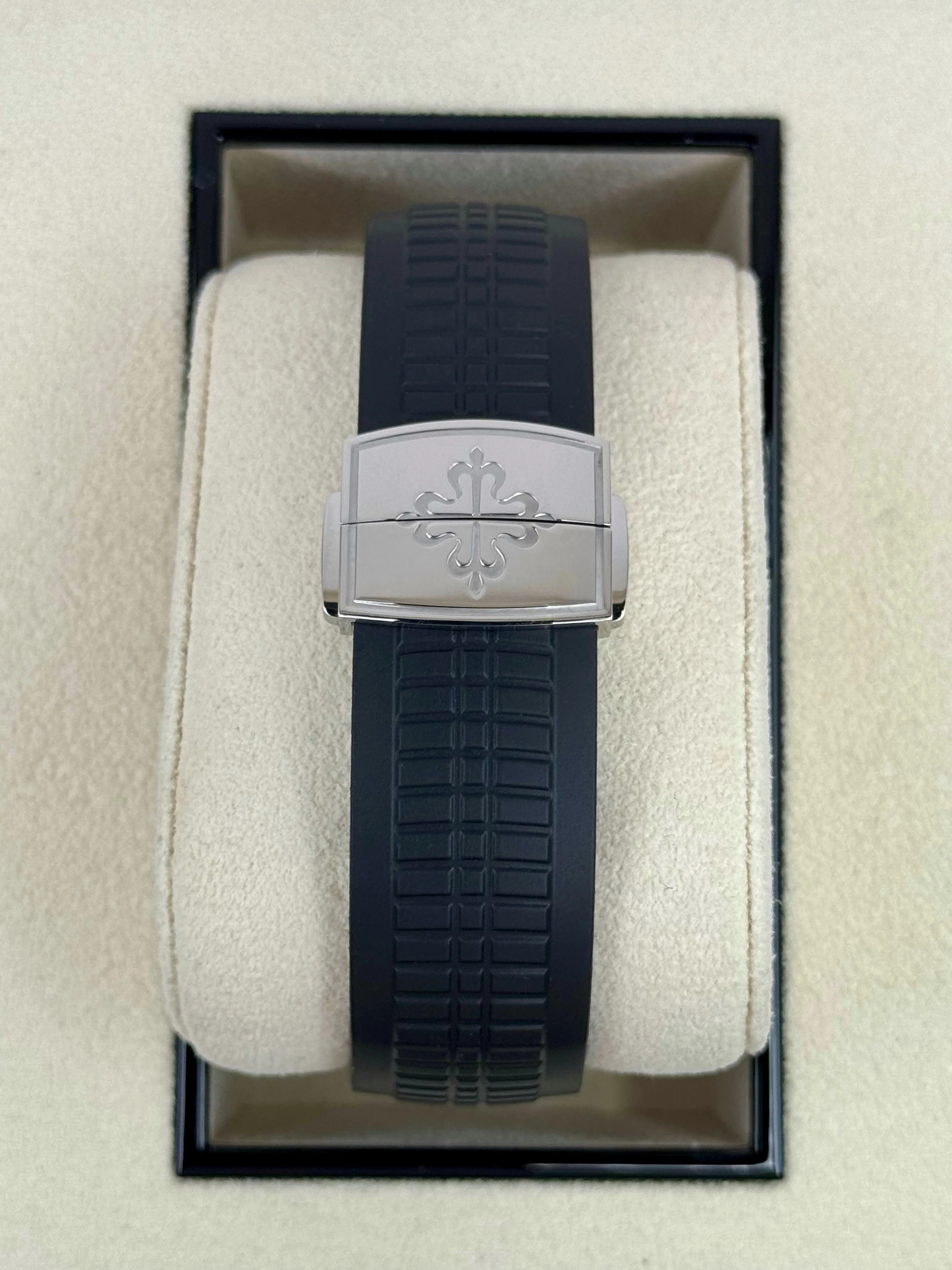 2022 Patek Philippe Aquanaut 5167/1A-001 40mm Stainless Steel Gray Dial - Image 2