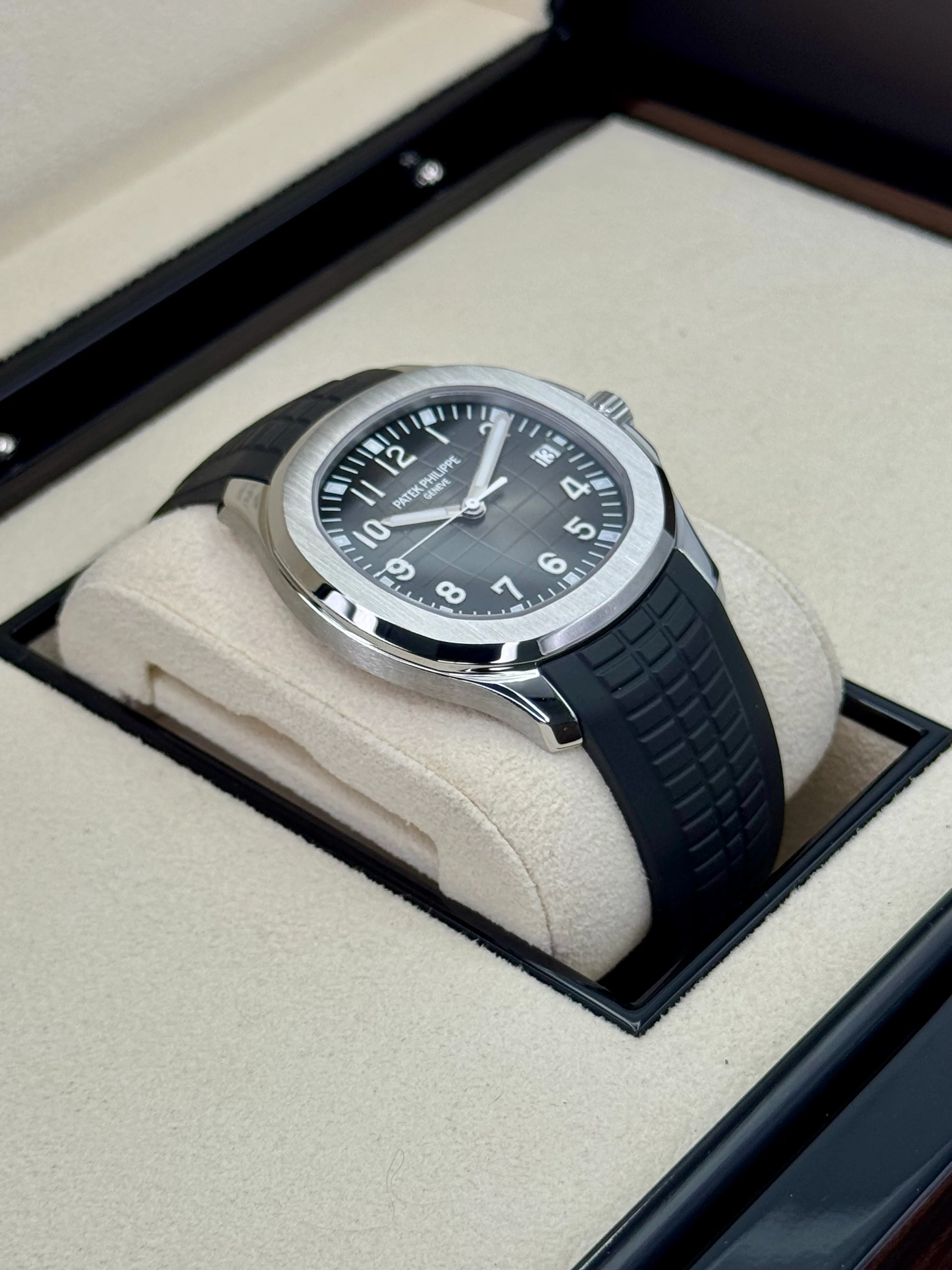 2022 Patek Philippe Aquanaut 5167/1A-001 40mm Stainless Steel Gray Dial - Image 6