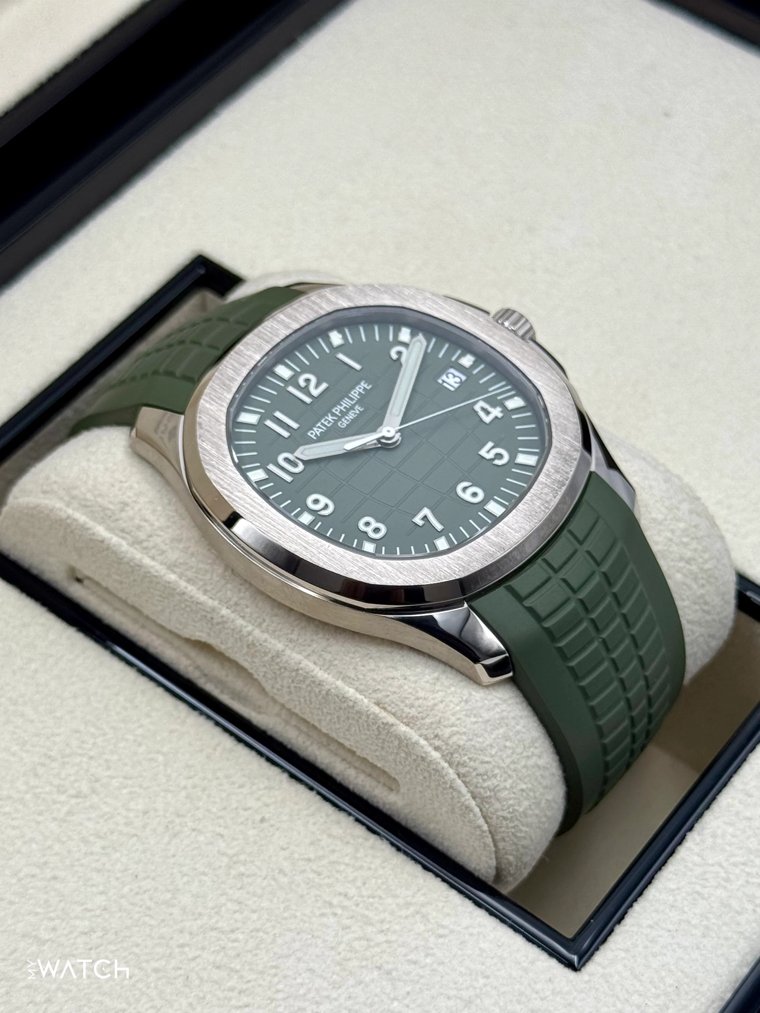 2022 Patek Philippe Aquanaut 5168G 42.2mm White Gold Green Dial - Image 5