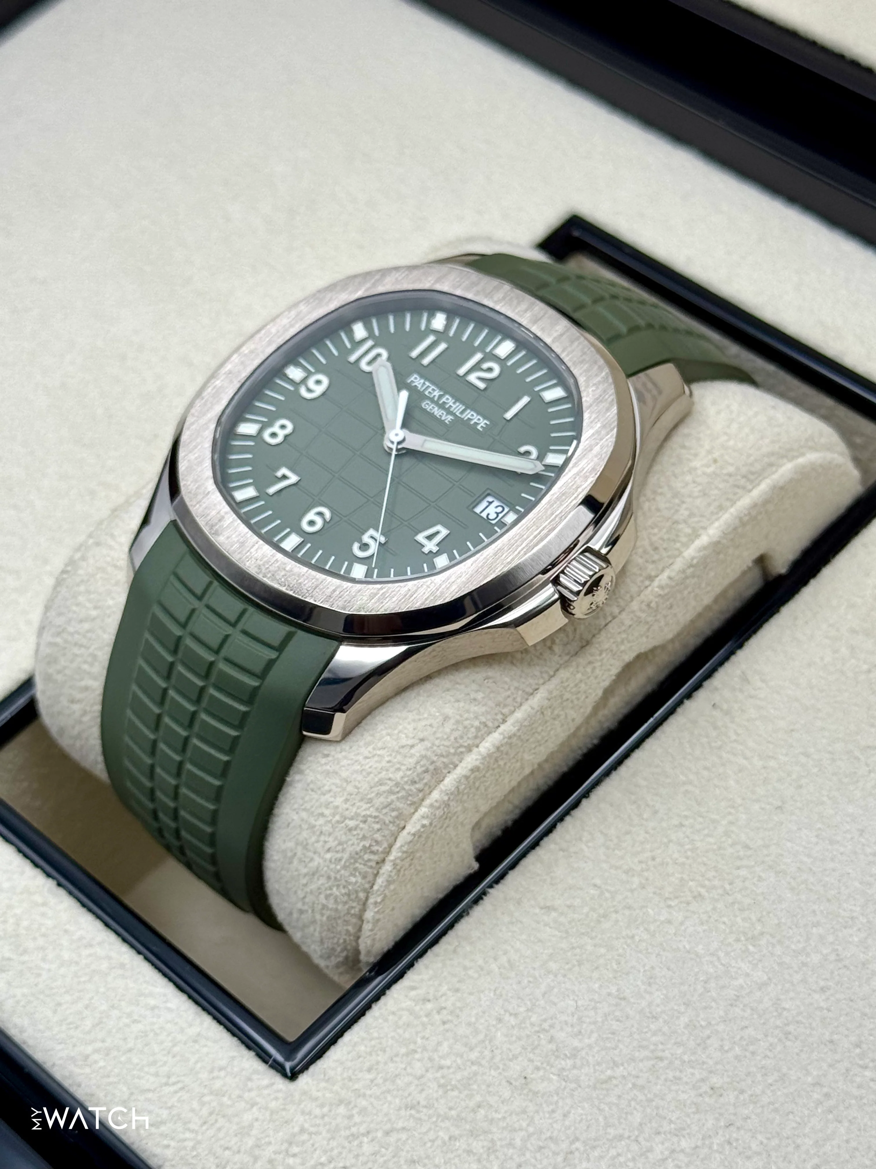 2022 Patek Philippe Aquanaut 5168G 42.2mm White Gold Green Dial - Image 6