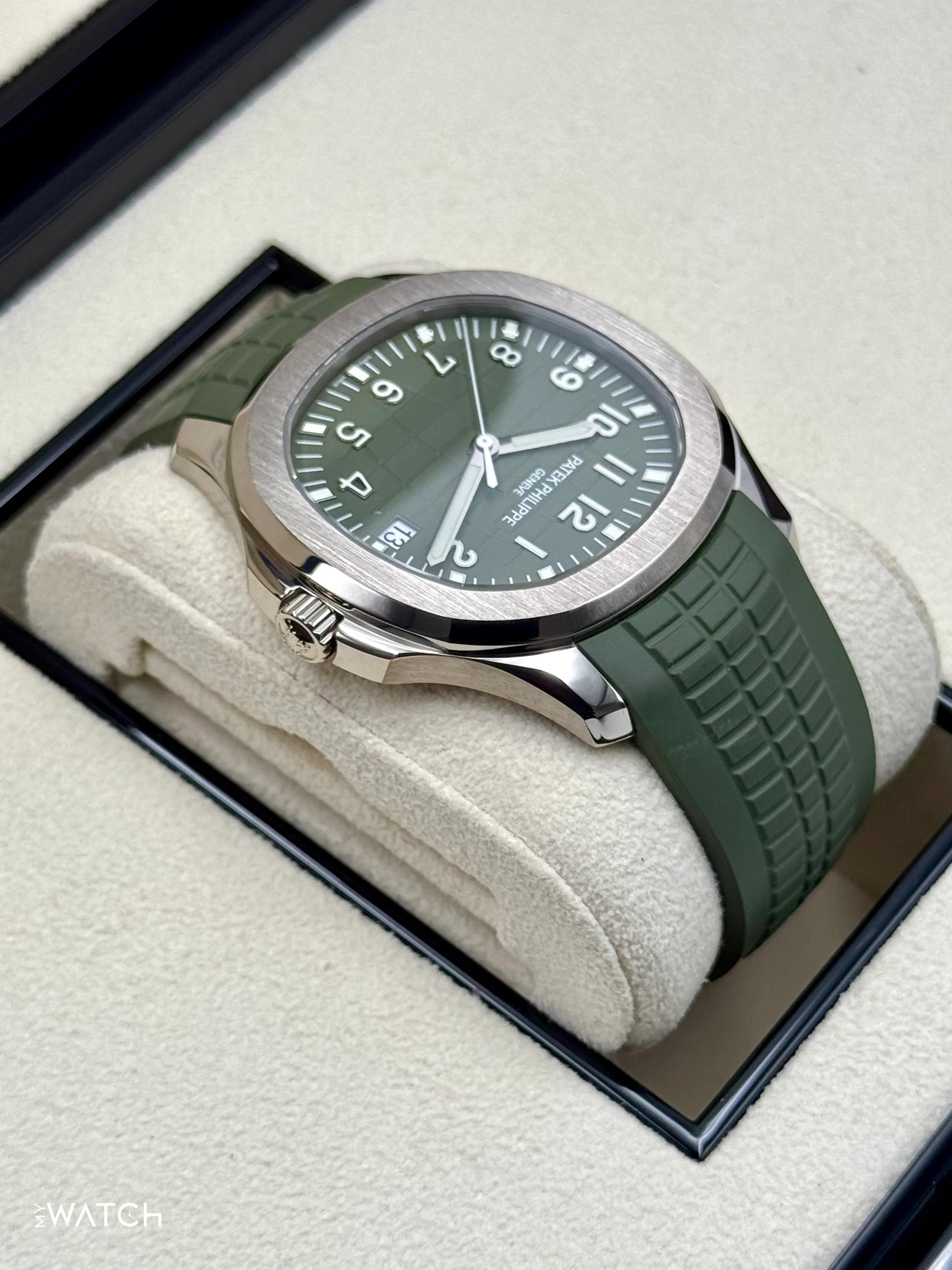 2022 Patek Philippe Aquanaut 5168G 42.2mm White Gold Green Dial - Image 8