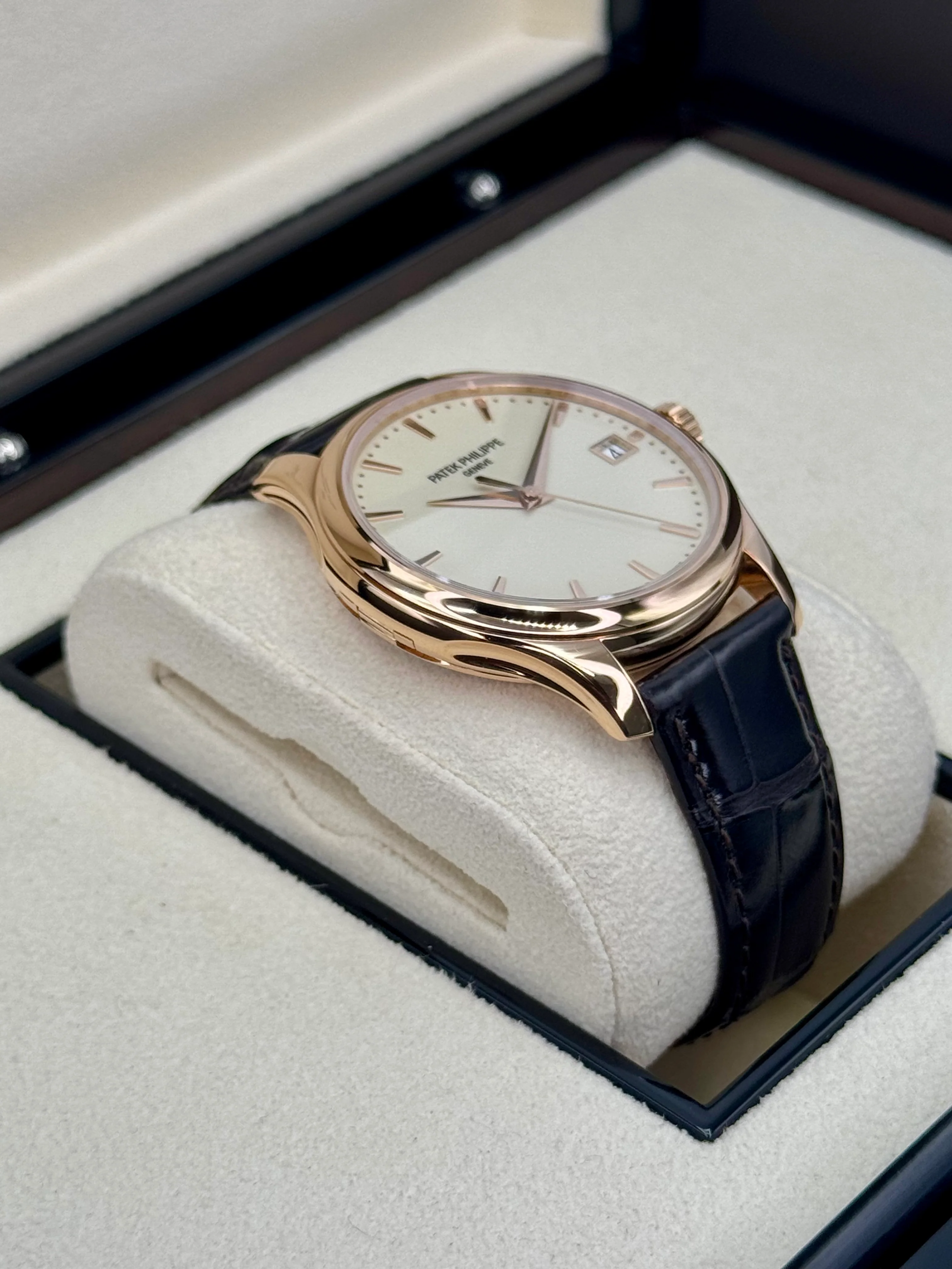 NEW 2022 Patek Philippe Calatrava 39mm 5227R Rose Gold Ivory Dial - Image 6