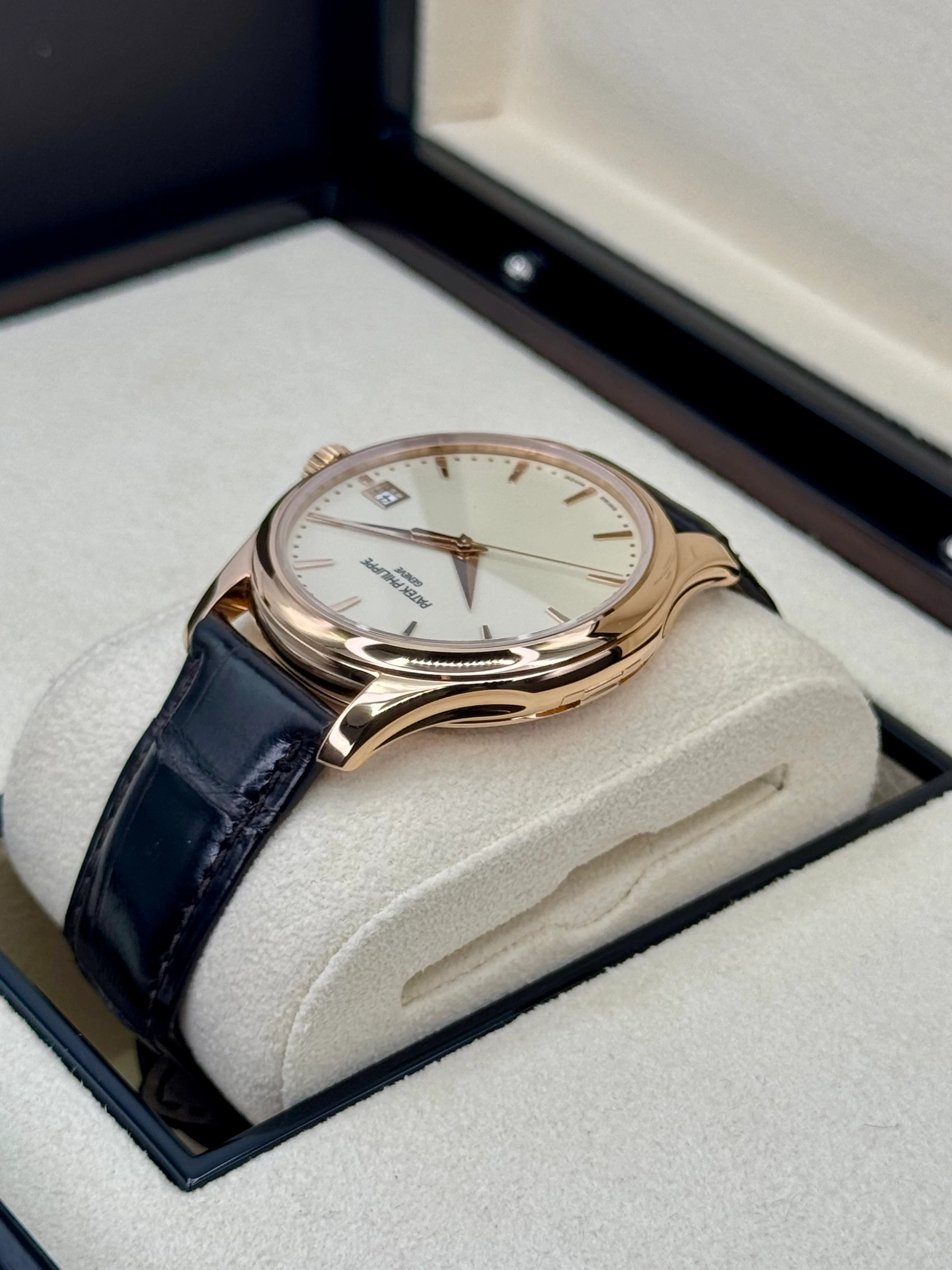 NEW 2022 Patek Philippe Calatrava 39mm 5227R Rose Gold Ivory Dial - Image 7