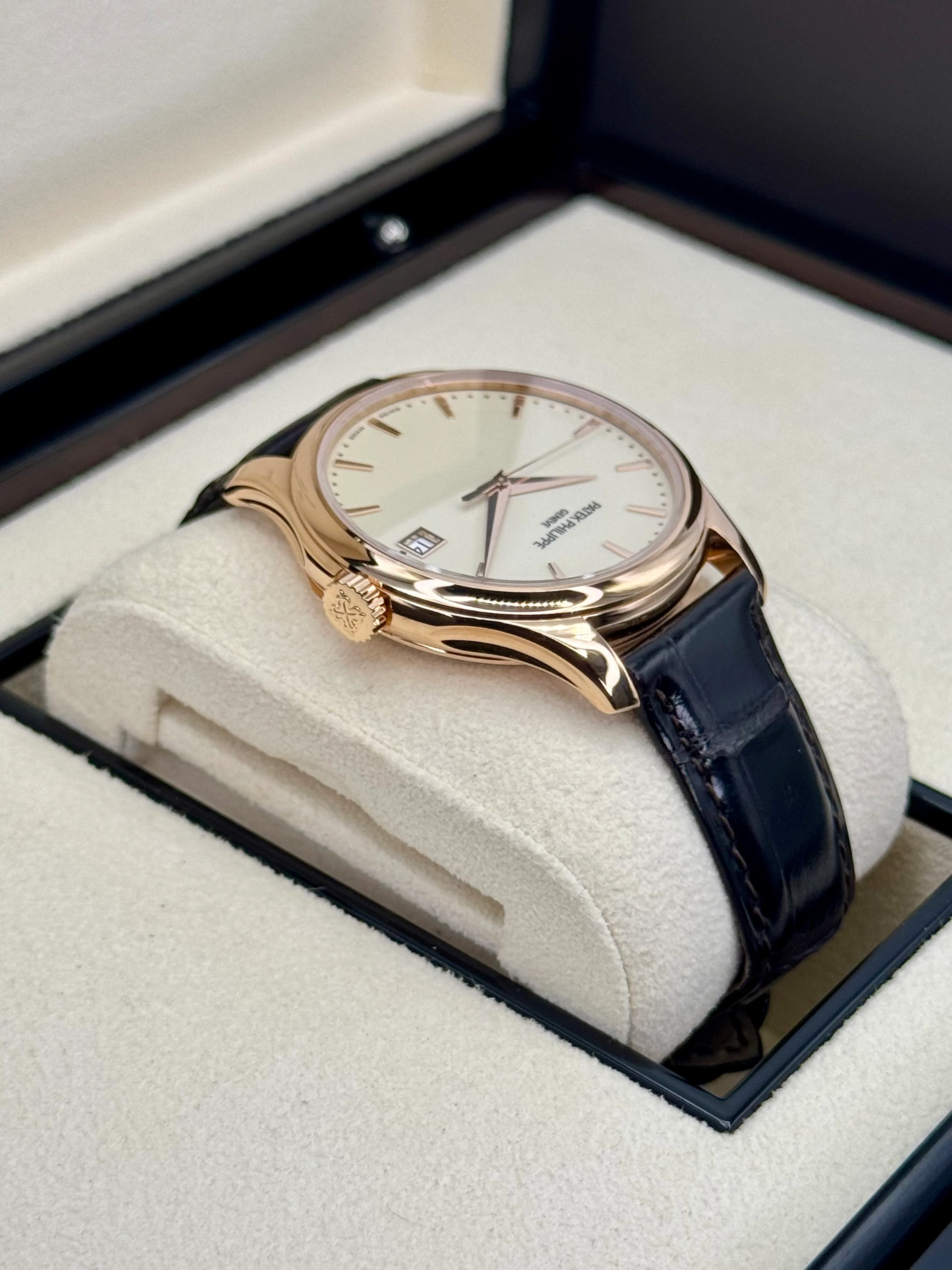 NEW 2022 Patek Philippe Calatrava 39mm 5227R Rose Gold Ivory Dial - Image 8