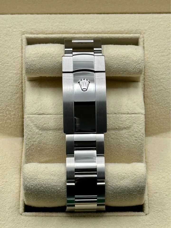 2022 Rolex Datejust 36mm 126200 Stainless Steel Oyster Black Dial - Image 2