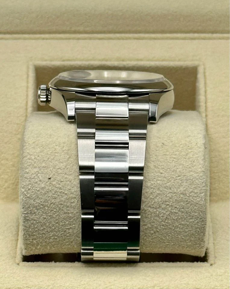 2022 Rolex Datejust 36mm 126200 Stainless Steel Oyster Black Dial - Image 4