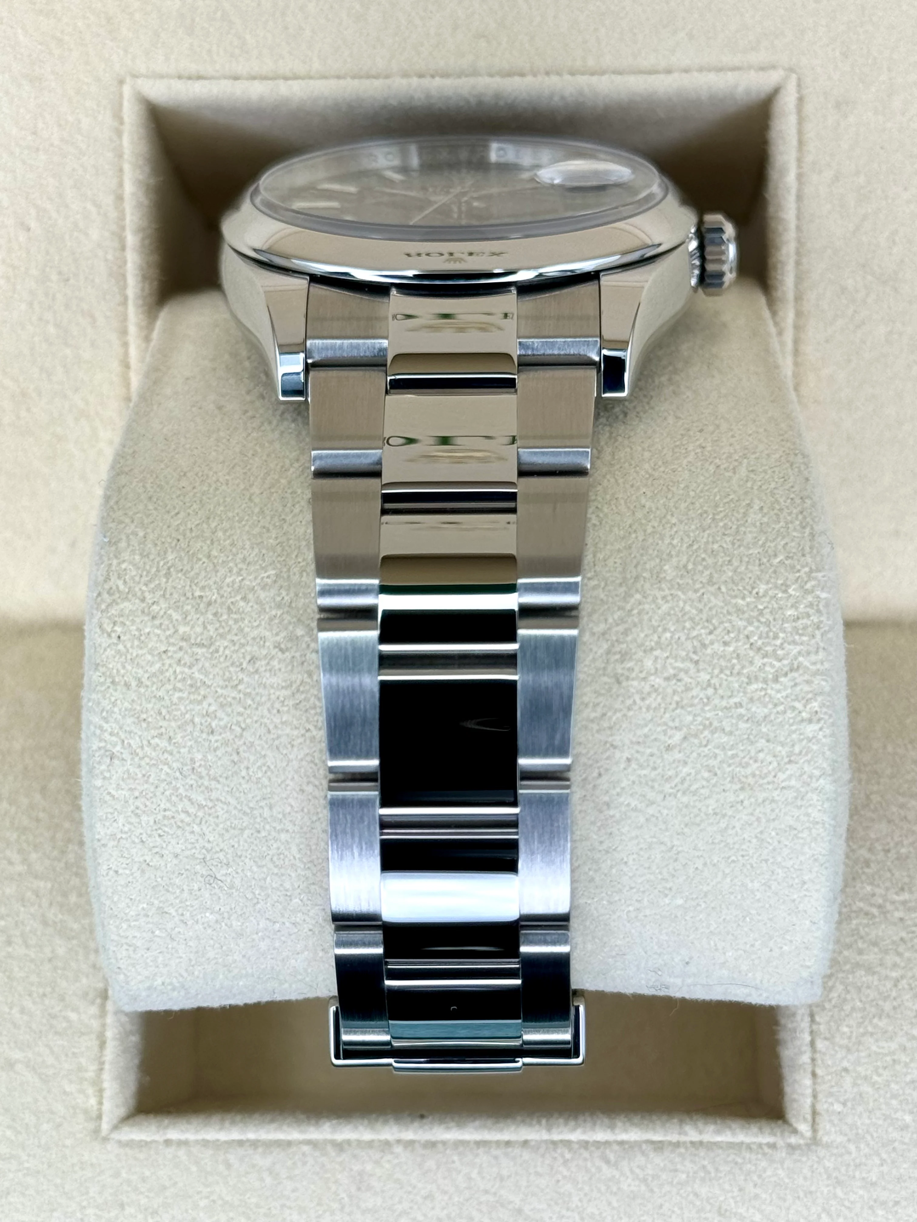 2022 Rolex Datejust 36mm 126200 Stainless Steel Oyster Black Dial - Image 3