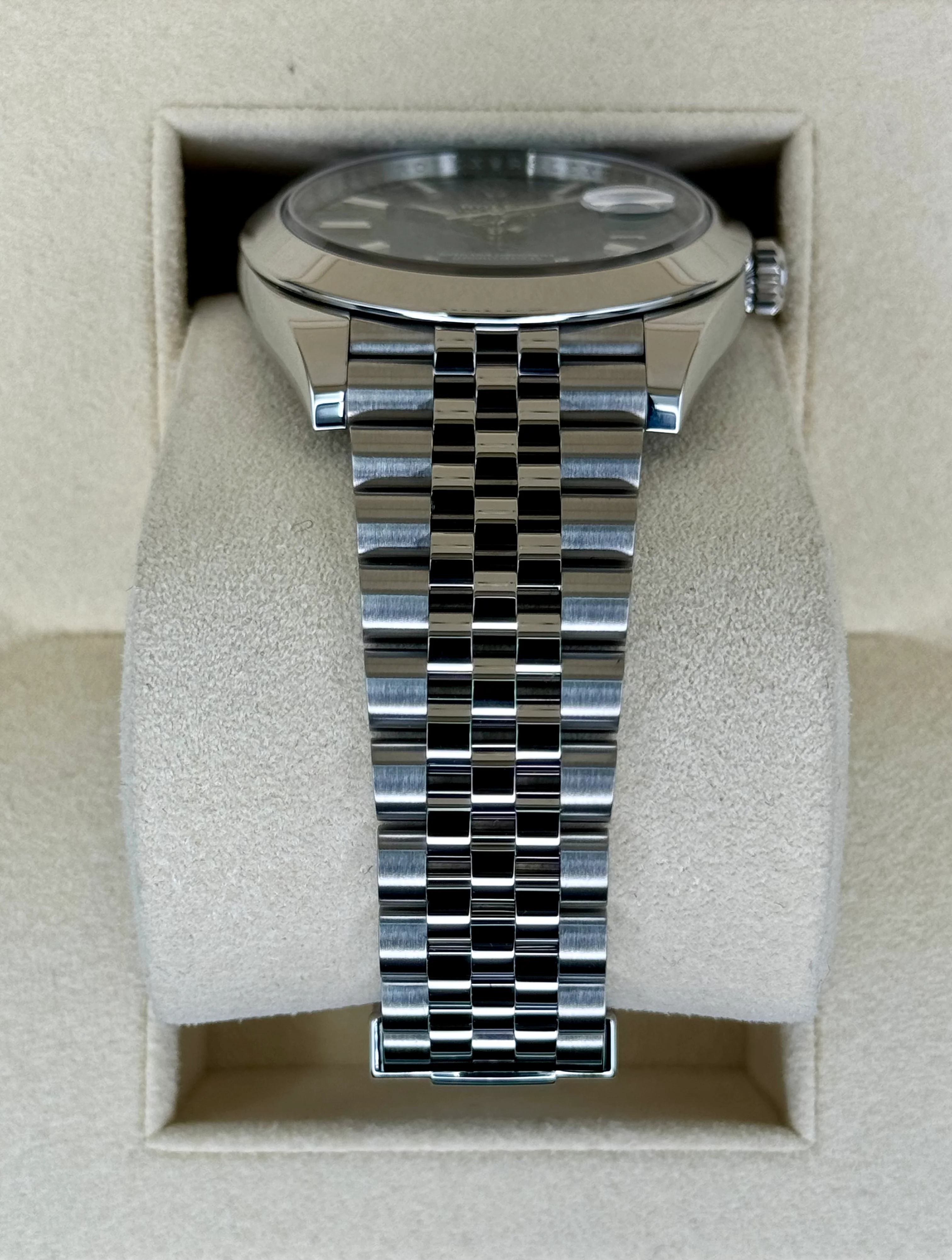 2022 Rolex Datejust 41mm 126300 Jubilee Green Dial - Image 3