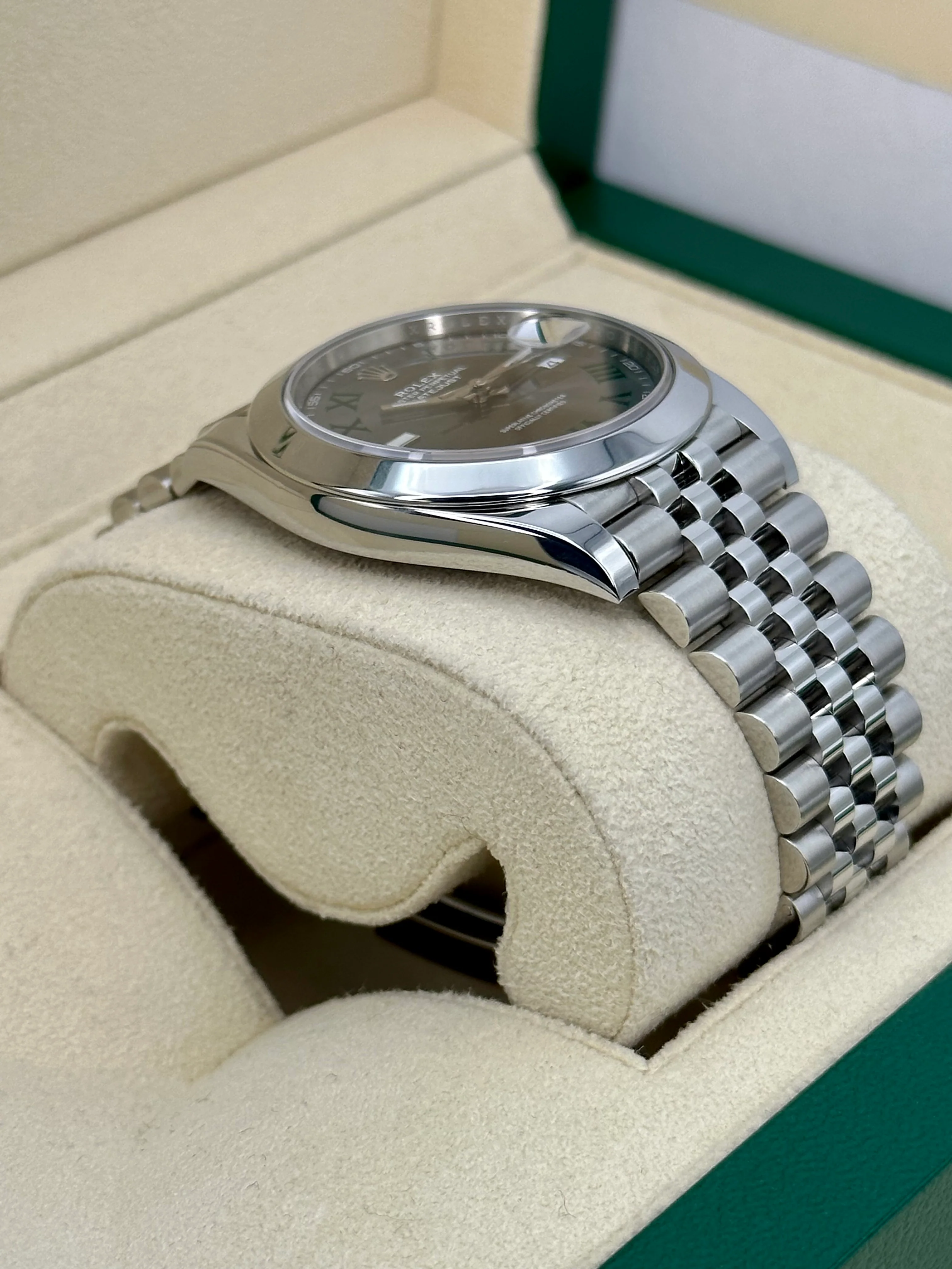 2022 Rolex Datejust 41mm 126300 Jubilee Wimbledon Dial - Image 6