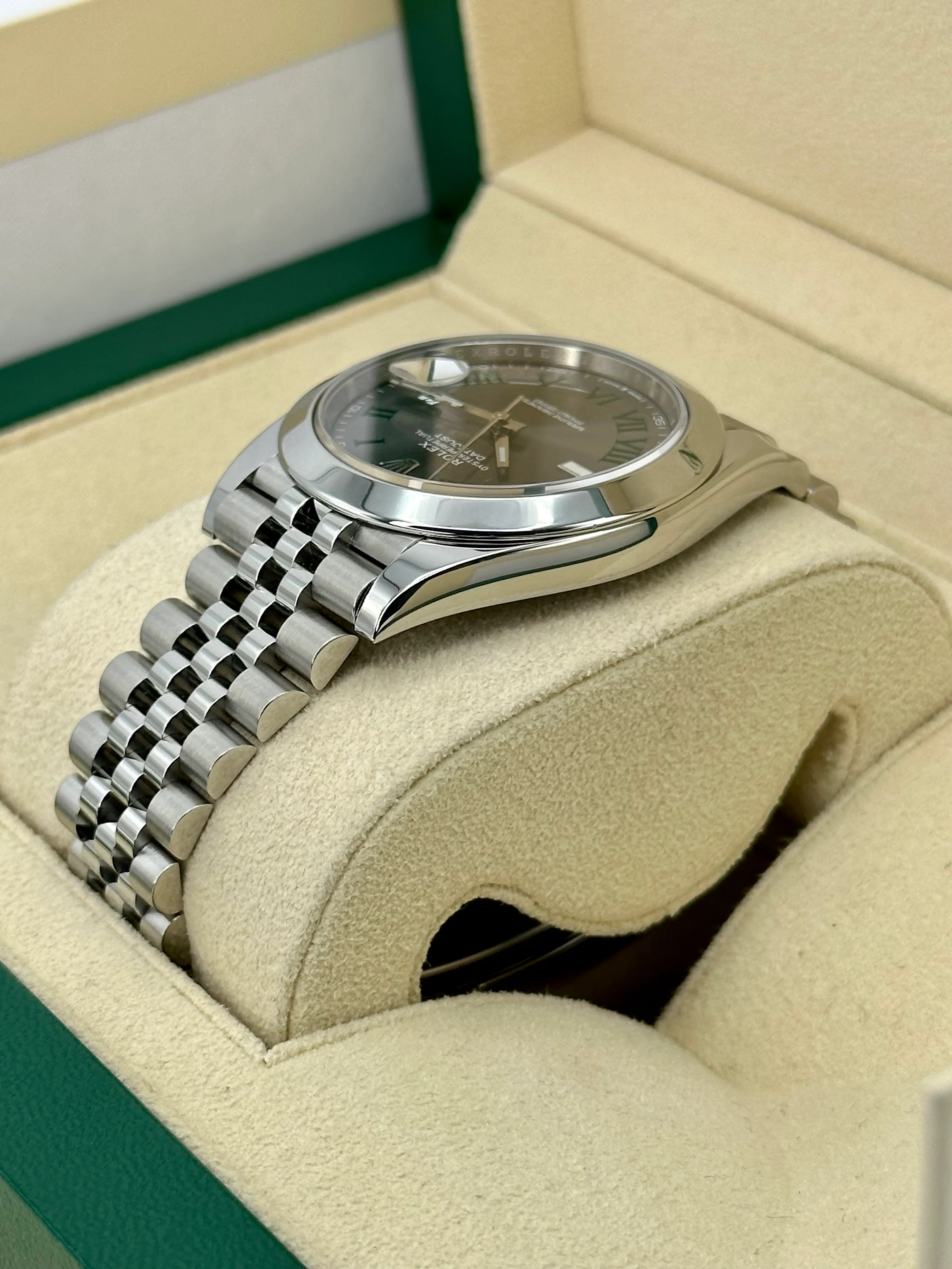 2022 Rolex Datejust 41mm 126300 Jubilee Wimbledon Dial - Image 7