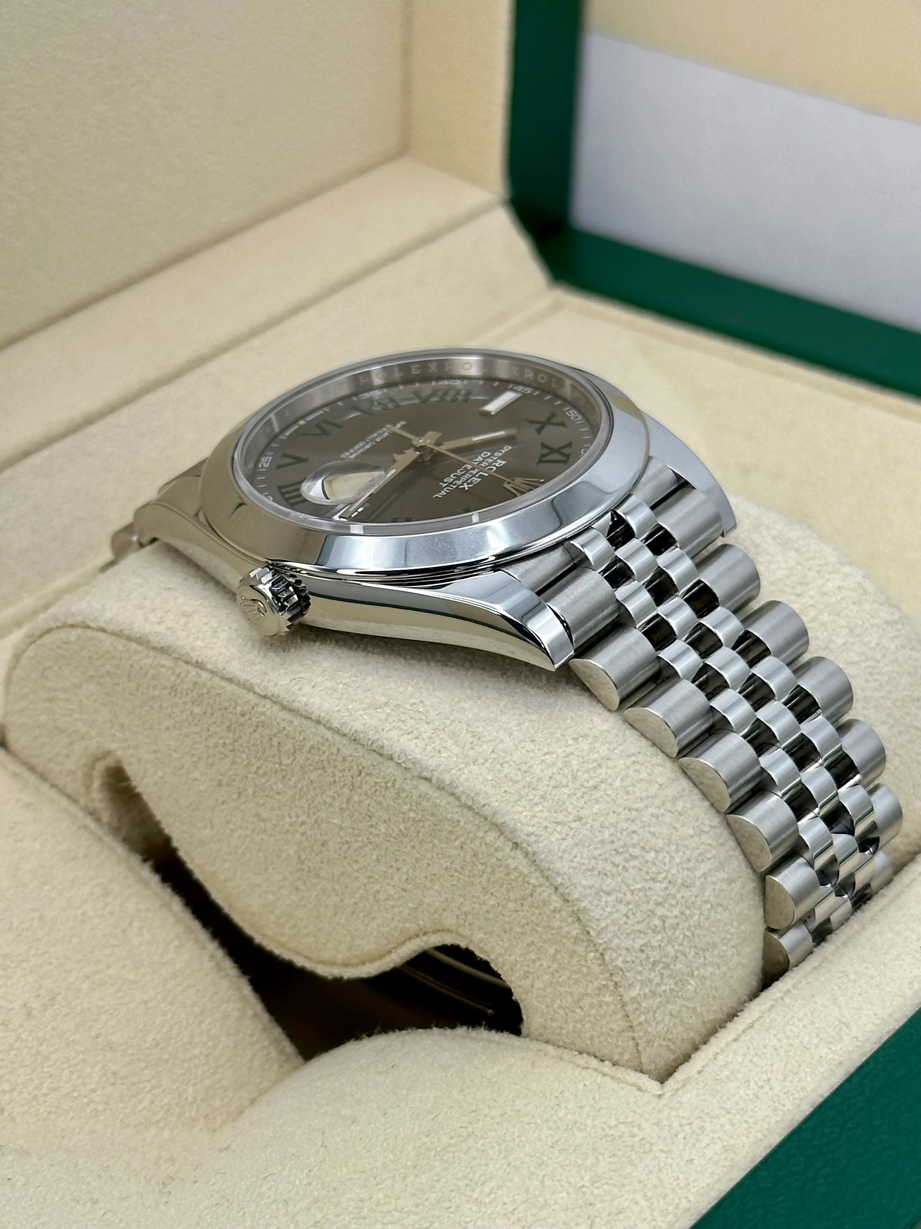 2022 Rolex Datejust 41mm 126300 Jubilee Wimbledon Dial - Image 8