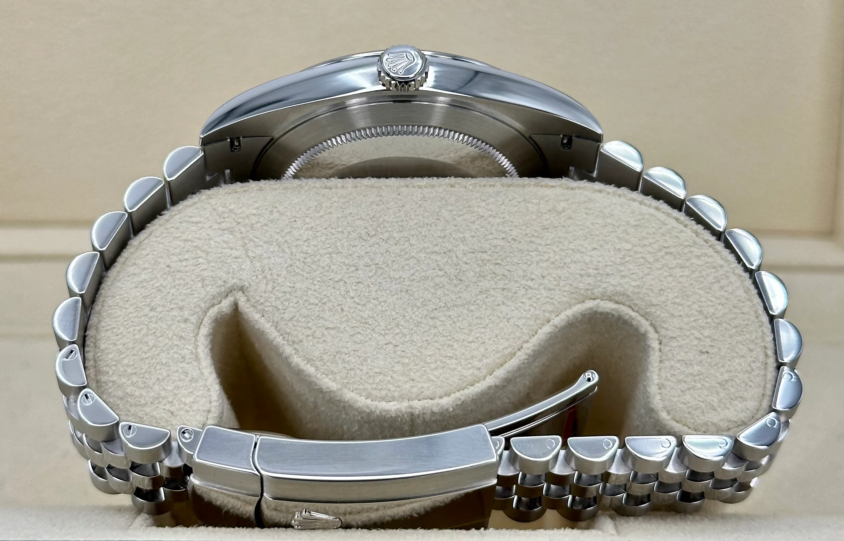 2022 Rolex Datejust 41mm 126300 Jubilee Wimbledon Dial - Image 9