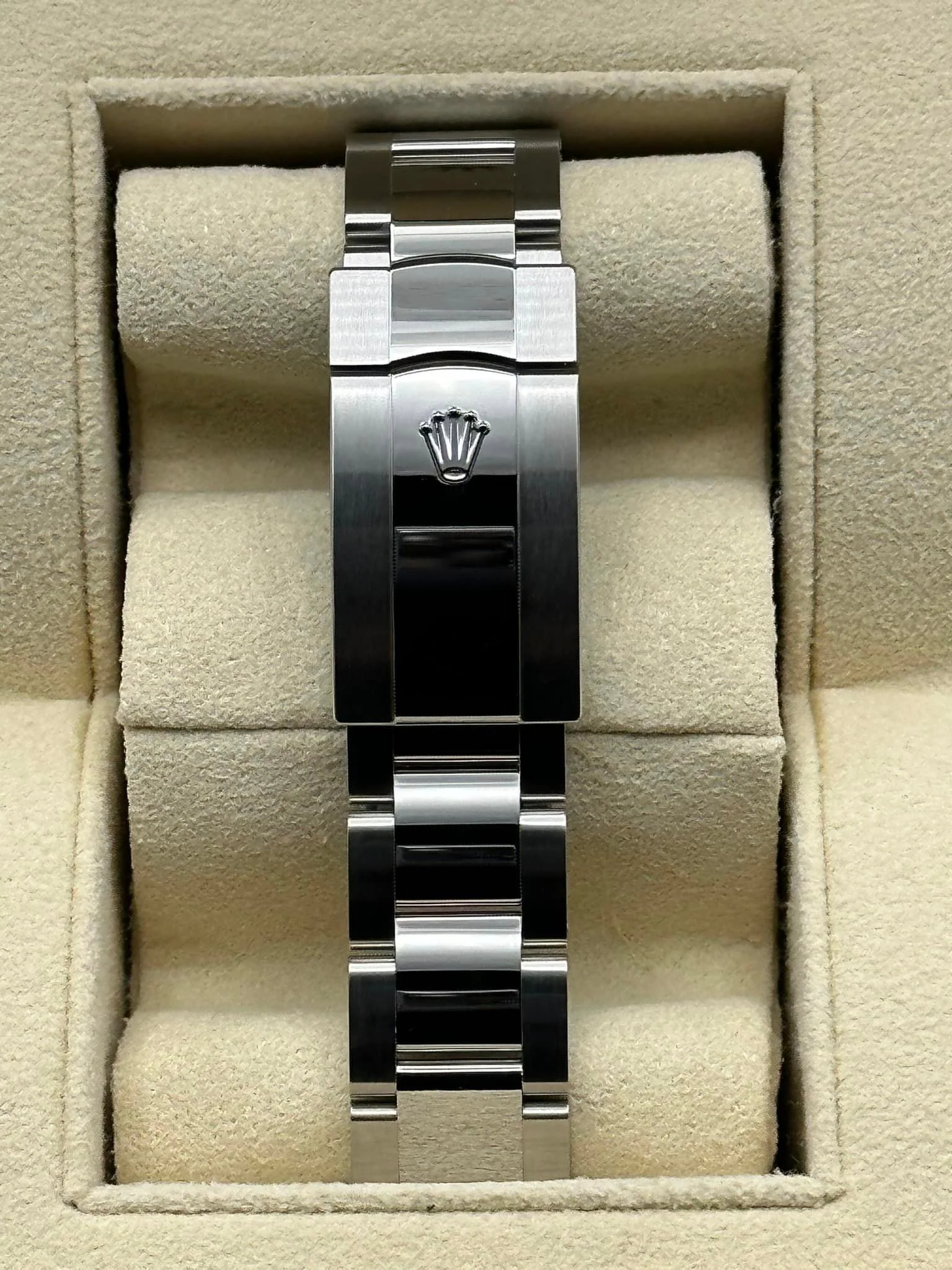 2022 Rolex Datejust 41mm 126300 Oyster Green Dial - Image 2