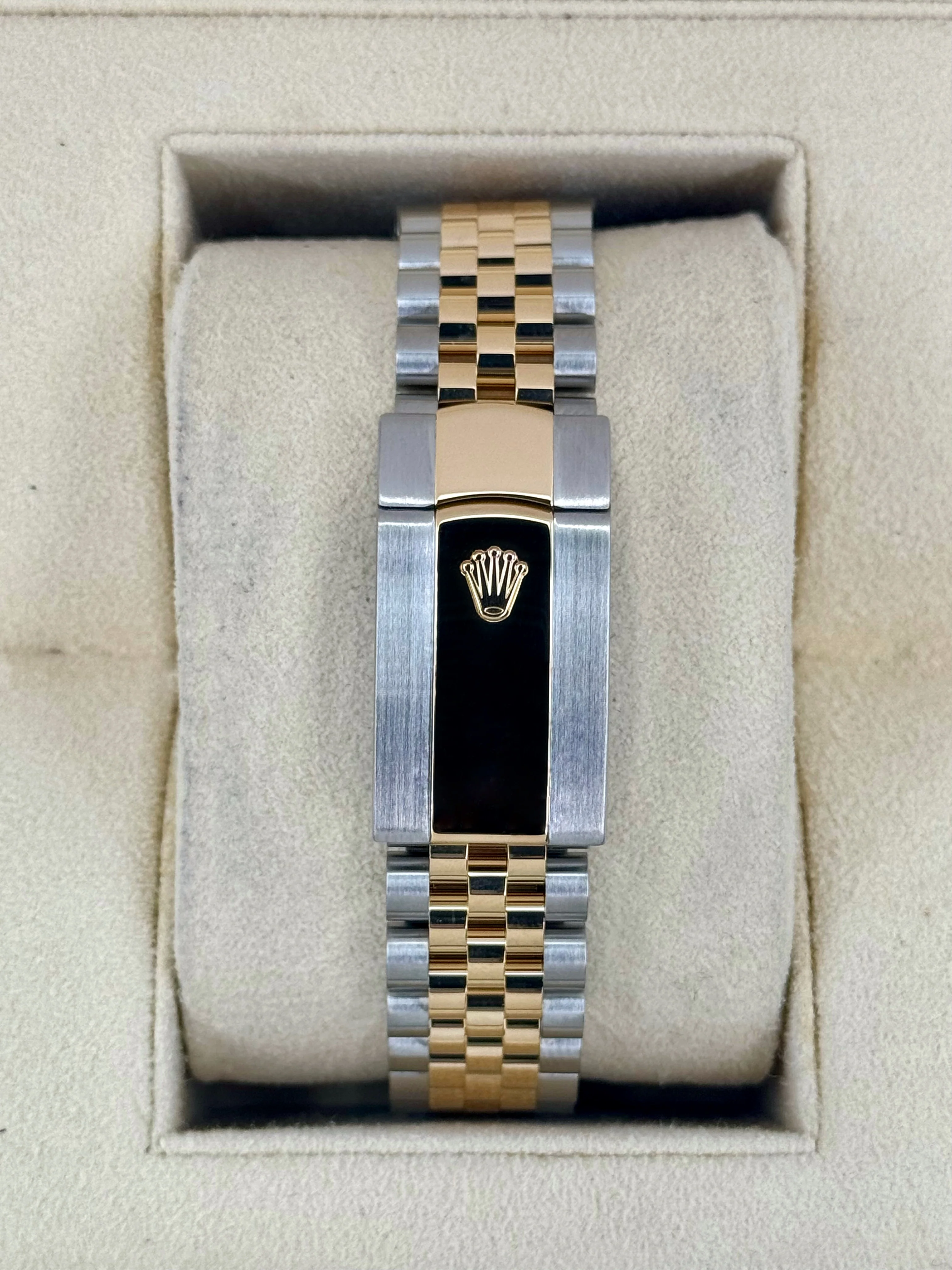 2022 Rolex Datejust 41mm 126333 Two-Tone Jubilee Champagne Motif Dial - Image 2