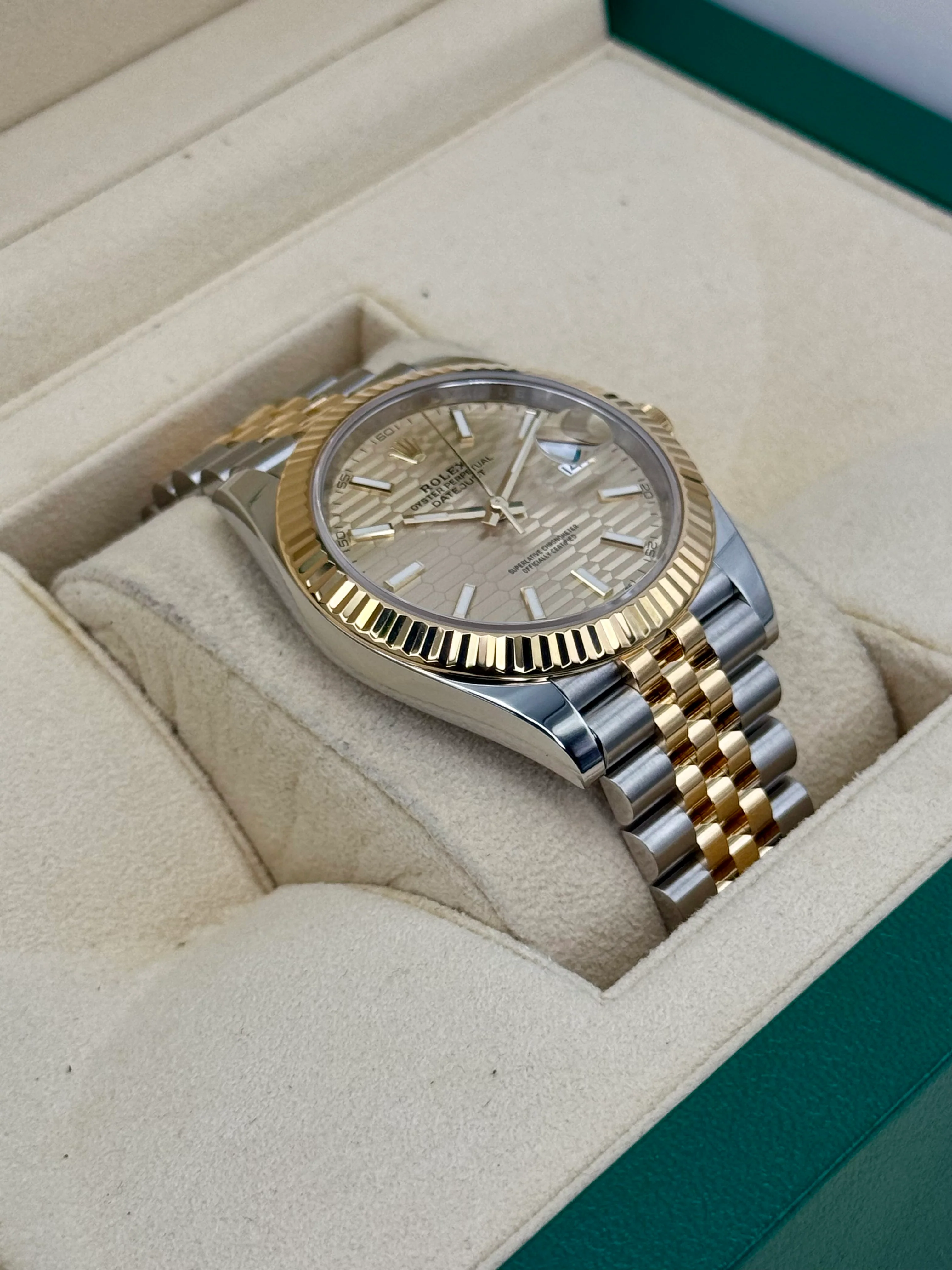 2022 Rolex Datejust 41mm 126333 Two-Tone Jubilee Champagne Motif Dial - Image 6