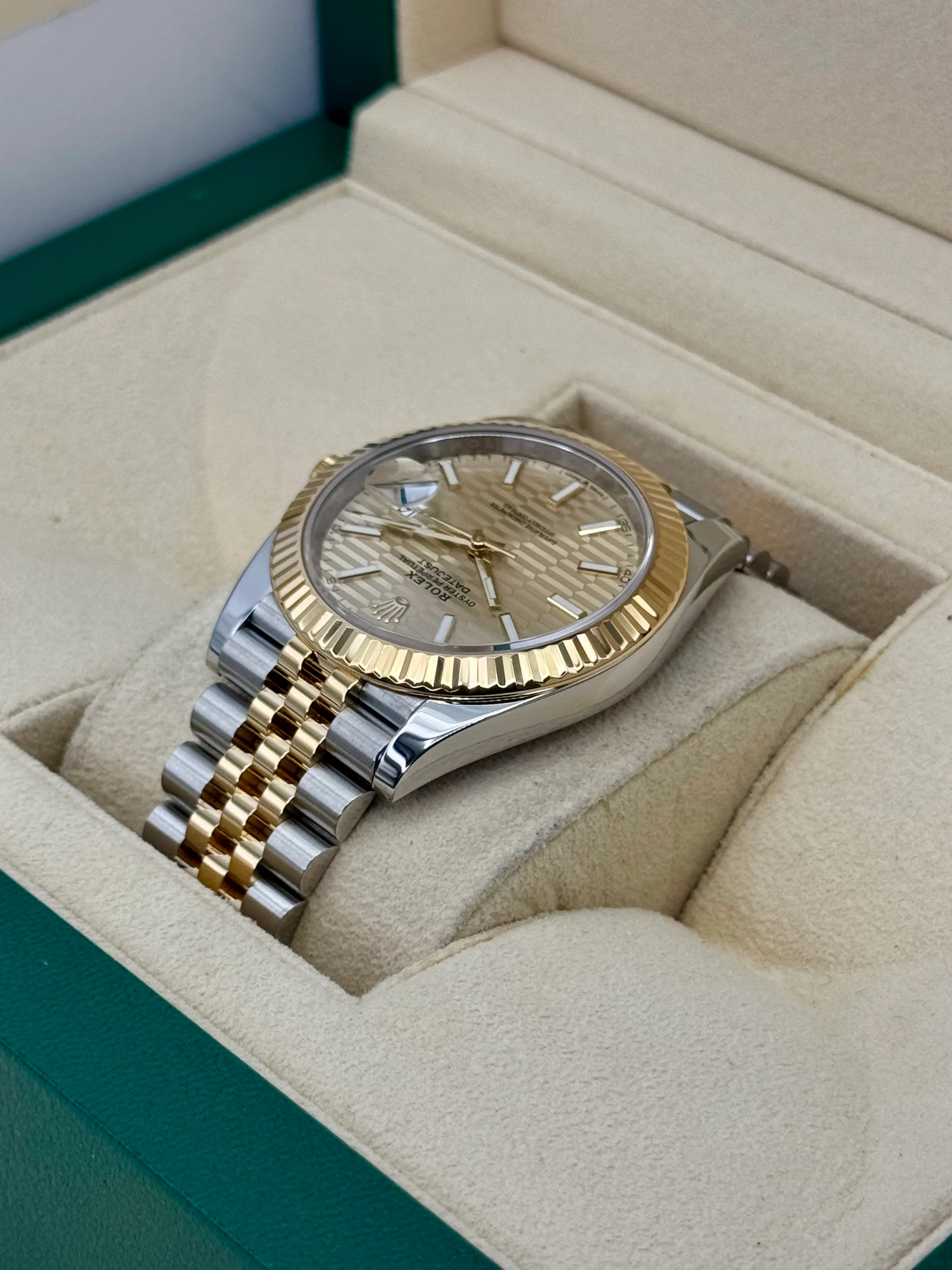 2022 Rolex Datejust 41mm 126333 Two-Tone Jubilee Champagne Motif Dial - Image 7