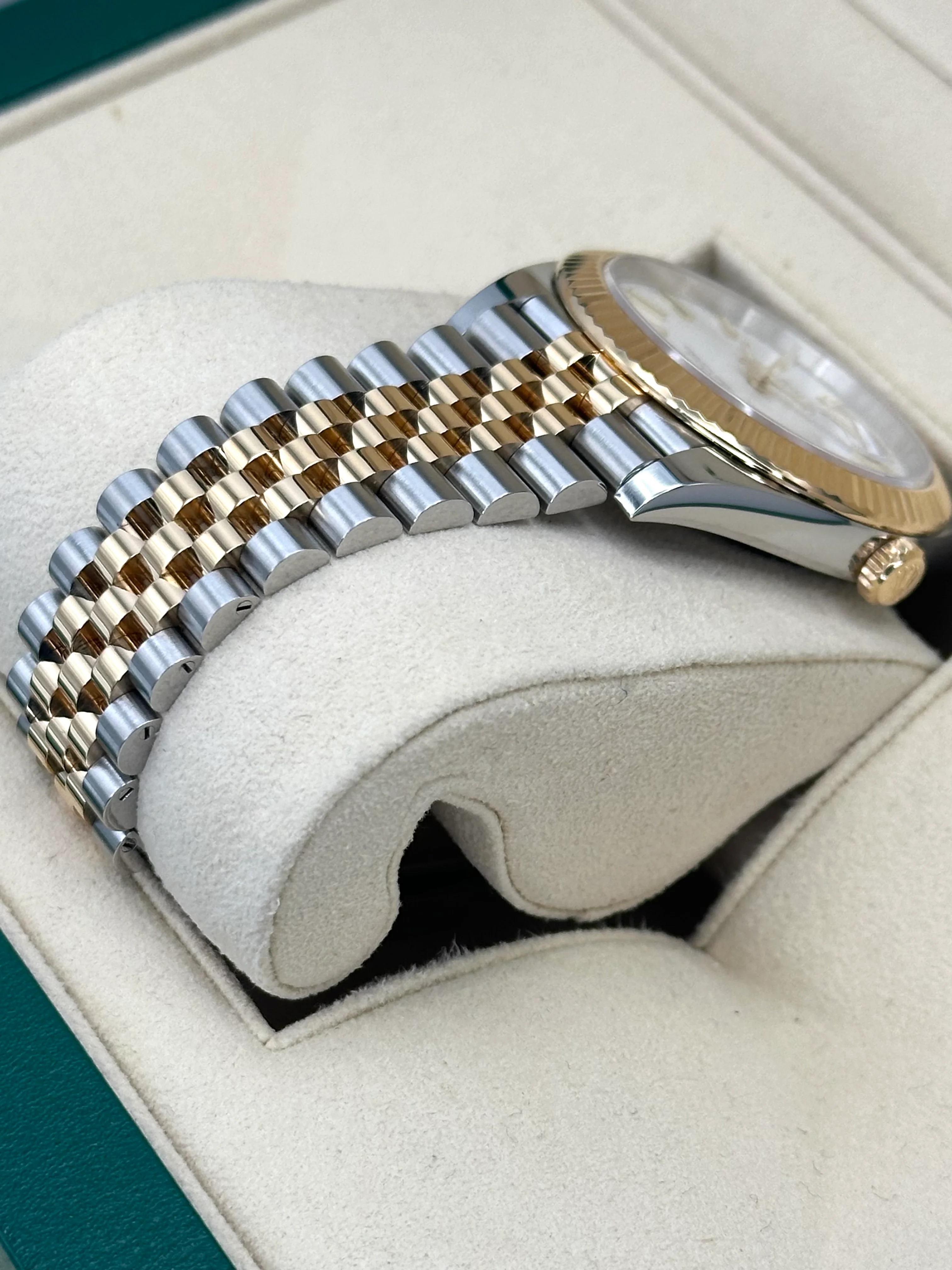 2022 Rolex Datejust 41mm 126333 Two-Tone Jubilee White Dial - Image 5