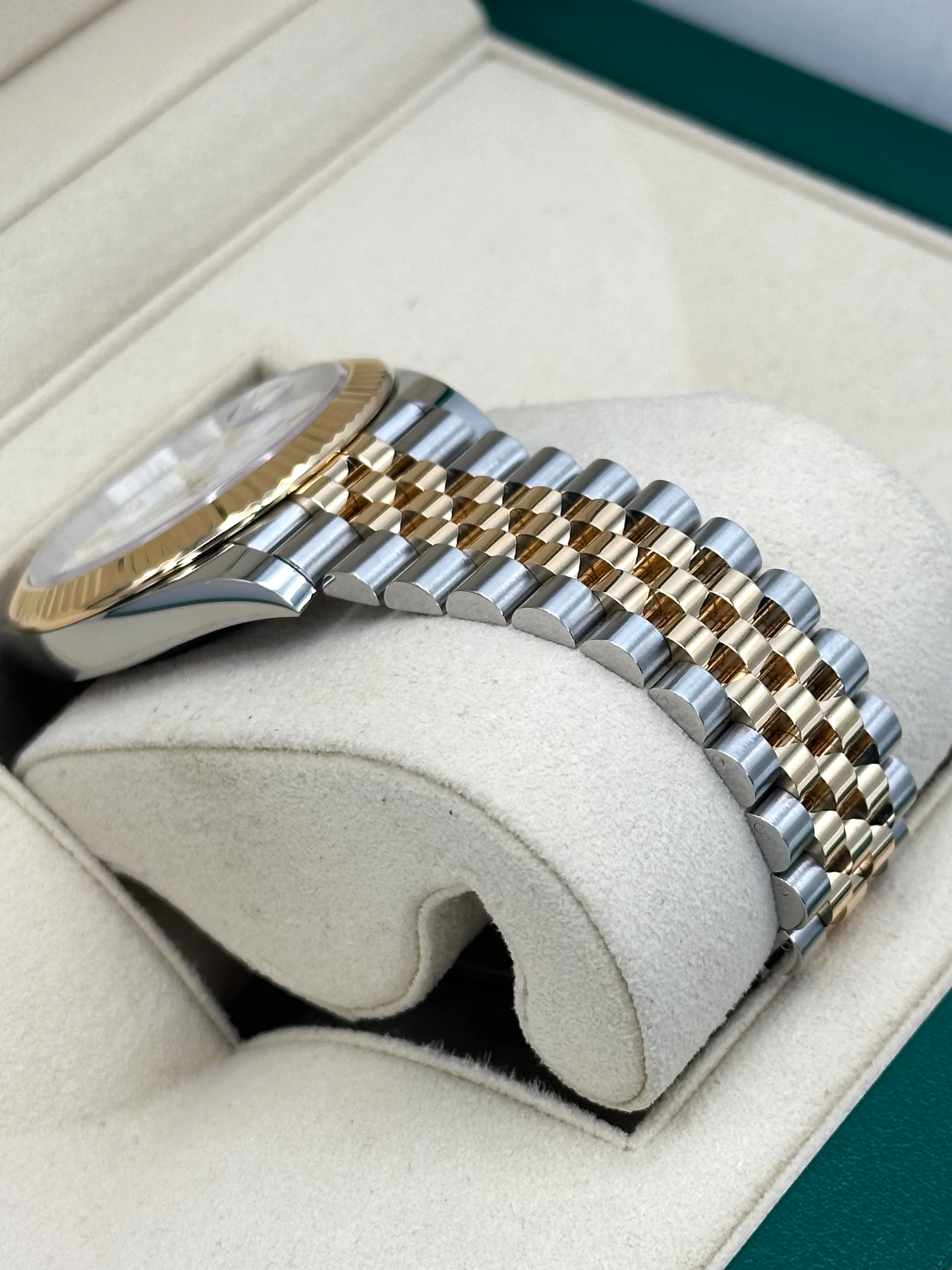 2022 Rolex Datejust 41mm 126333 Two-Tone Jubilee White Dial - Image 6