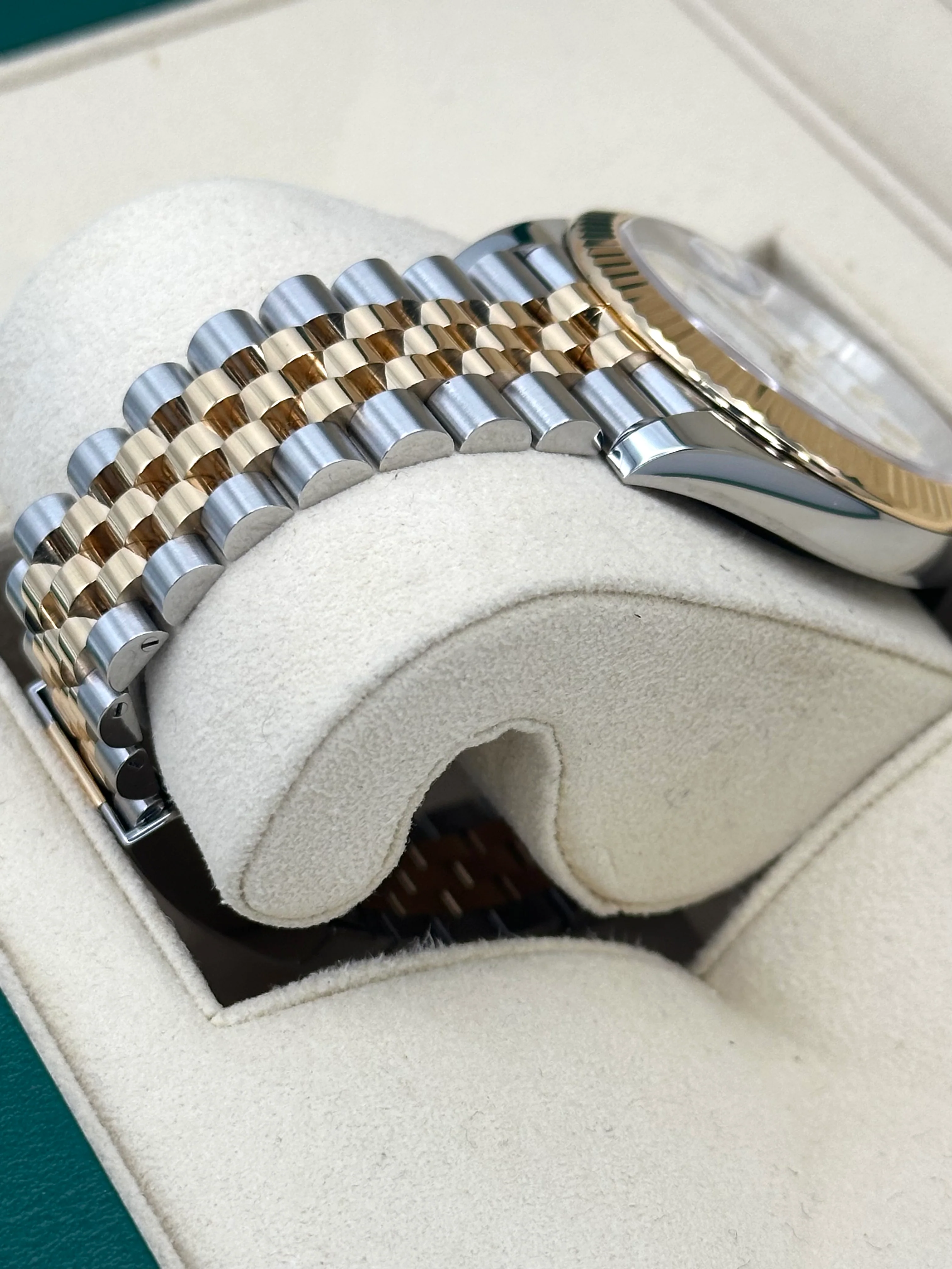 2022 Rolex Datejust 41mm 126333 Two-Tone Jubilee White Dial - Image 7