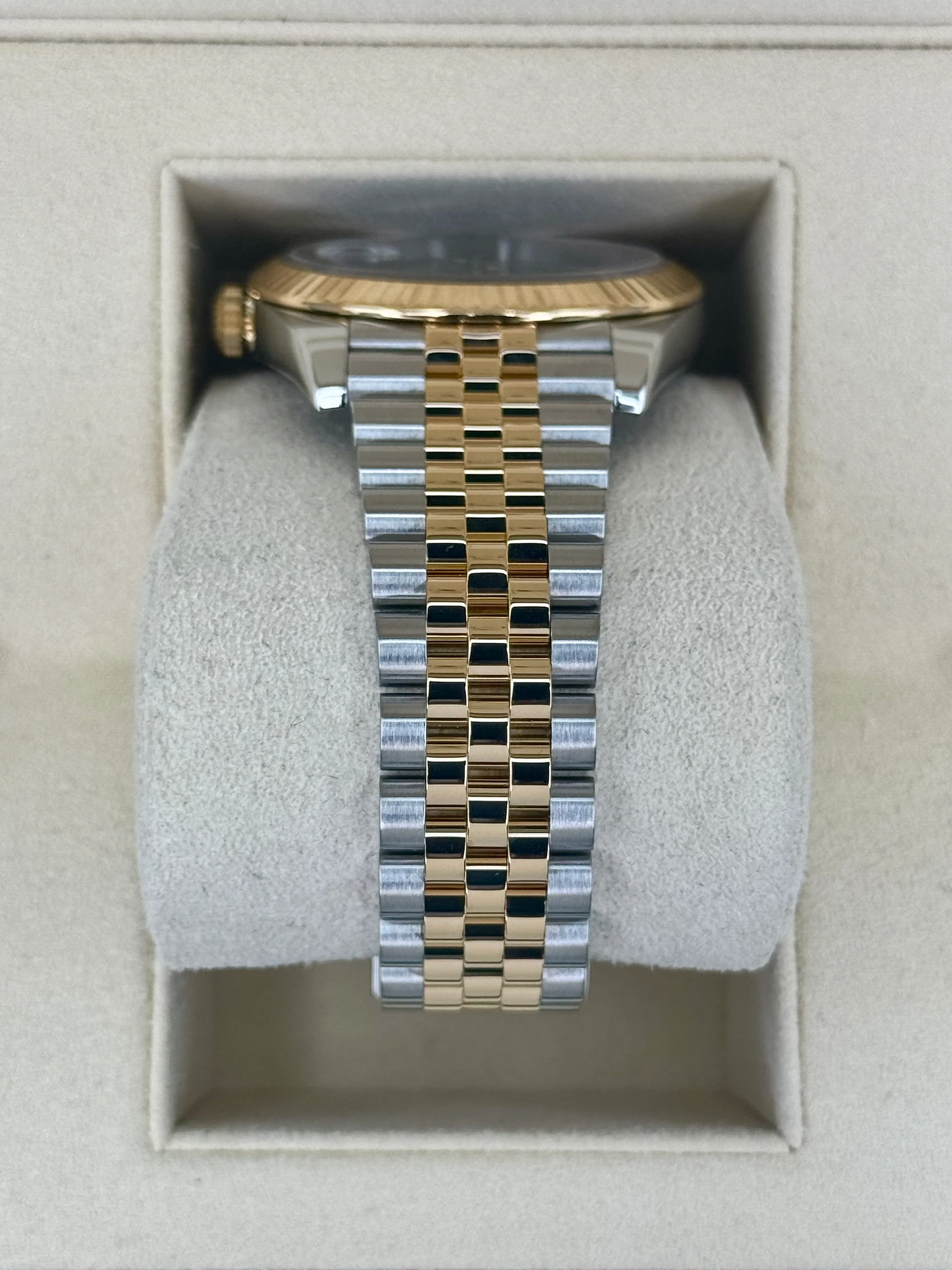 2022 Rolex Datejust 41mm 126333 Two-Tone Jubilee Wimbledon Dial - Image 4