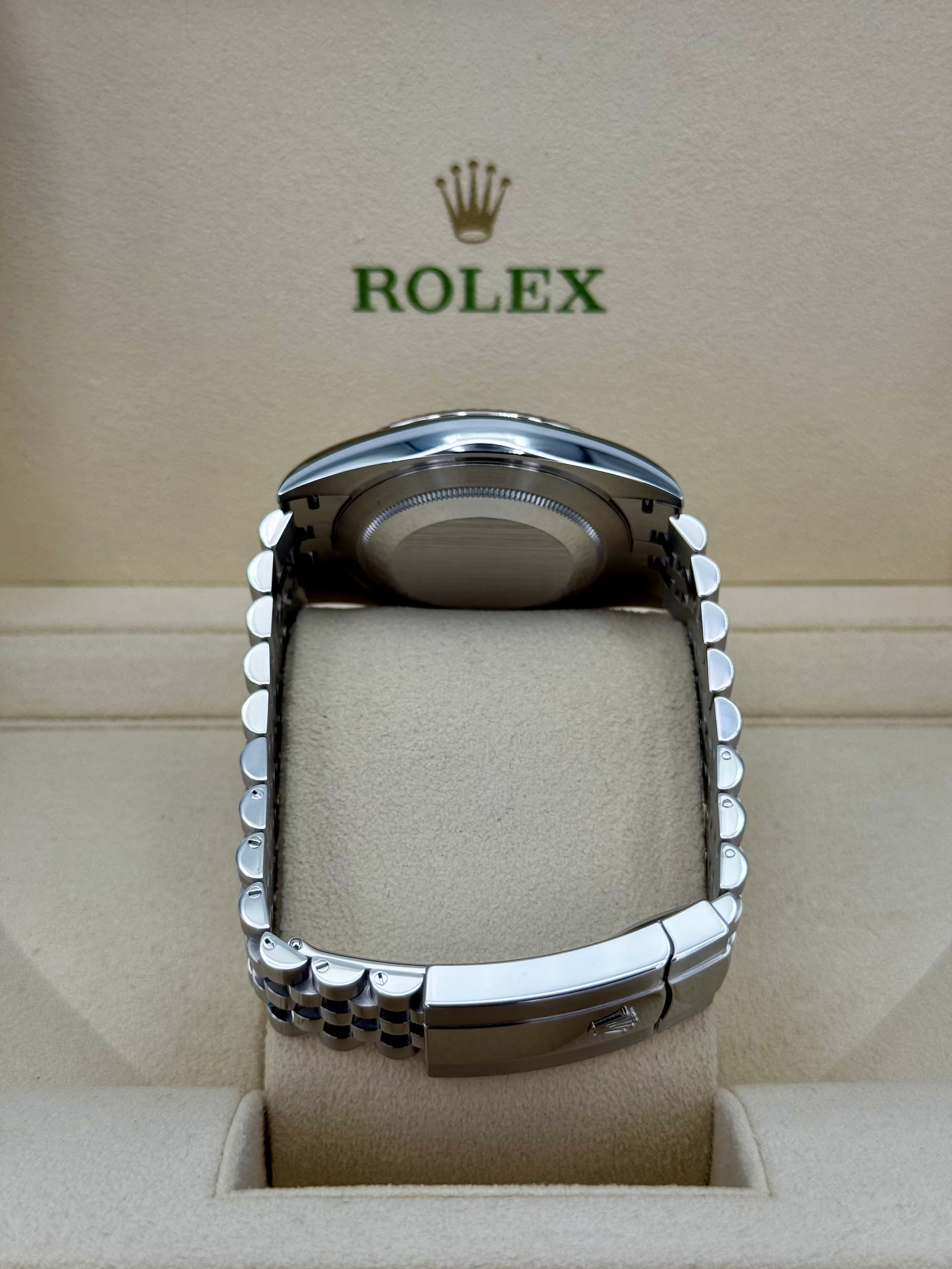 2022 Rolex Datejust 41mm 126334 Stainless Steel Jubilee Blue Dial - Image 10