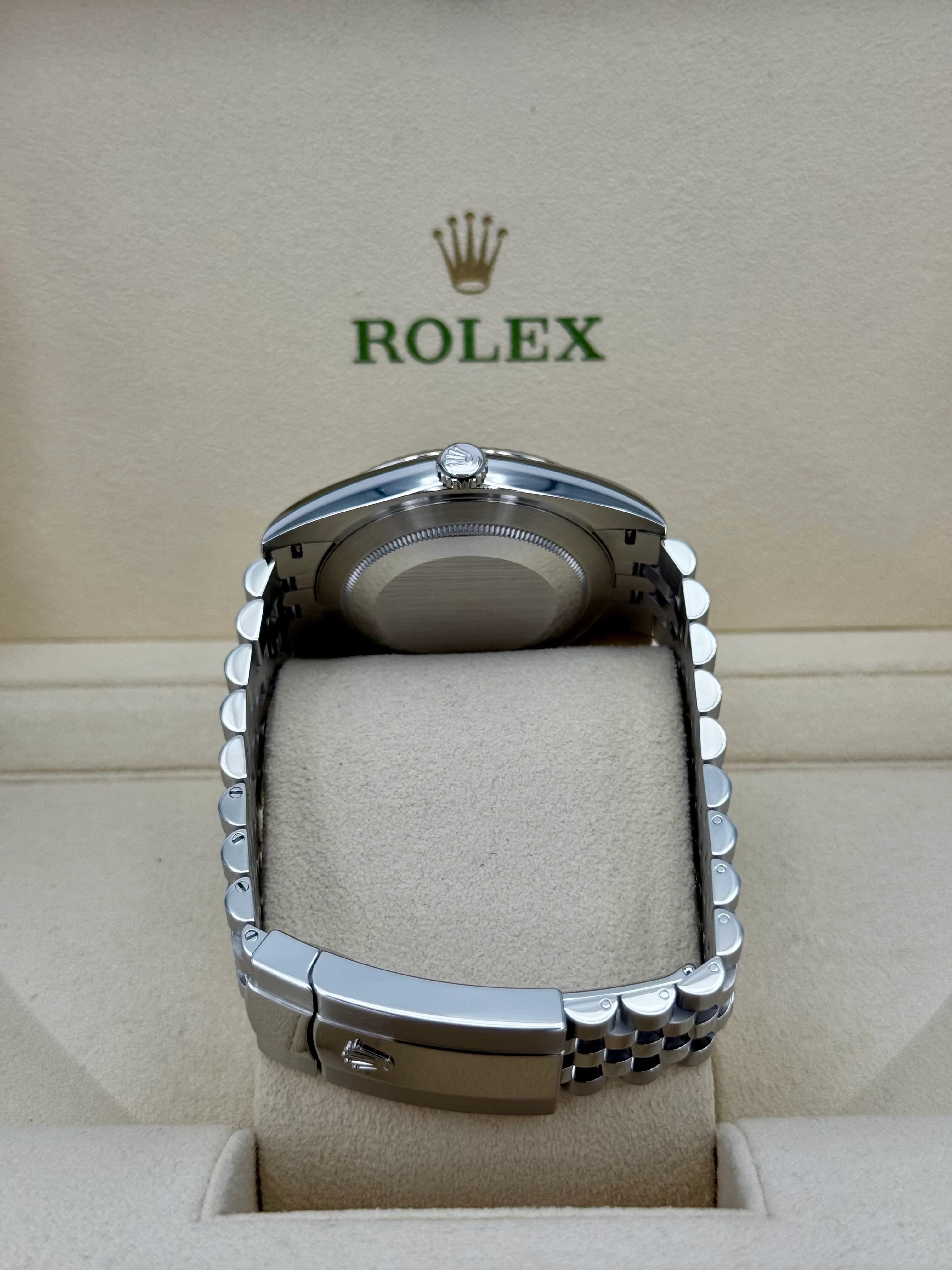2022 Rolex Datejust 41mm 126334 Stainless Steel Jubilee Blue Dial - Image 9