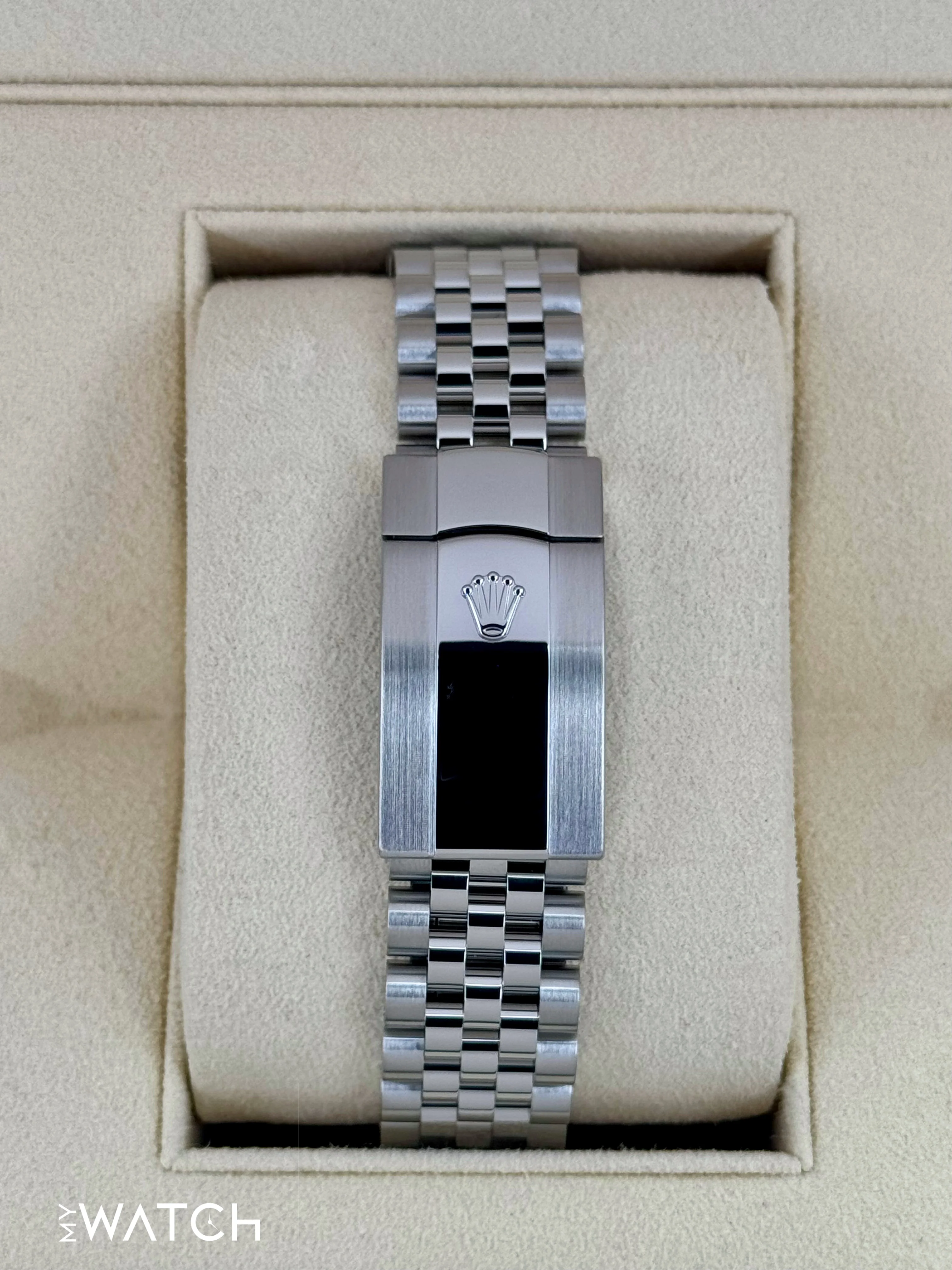 2022 Rolex Datejust 41mm 126334 Stainless Steel Jubilee Blue Dial - Image 2