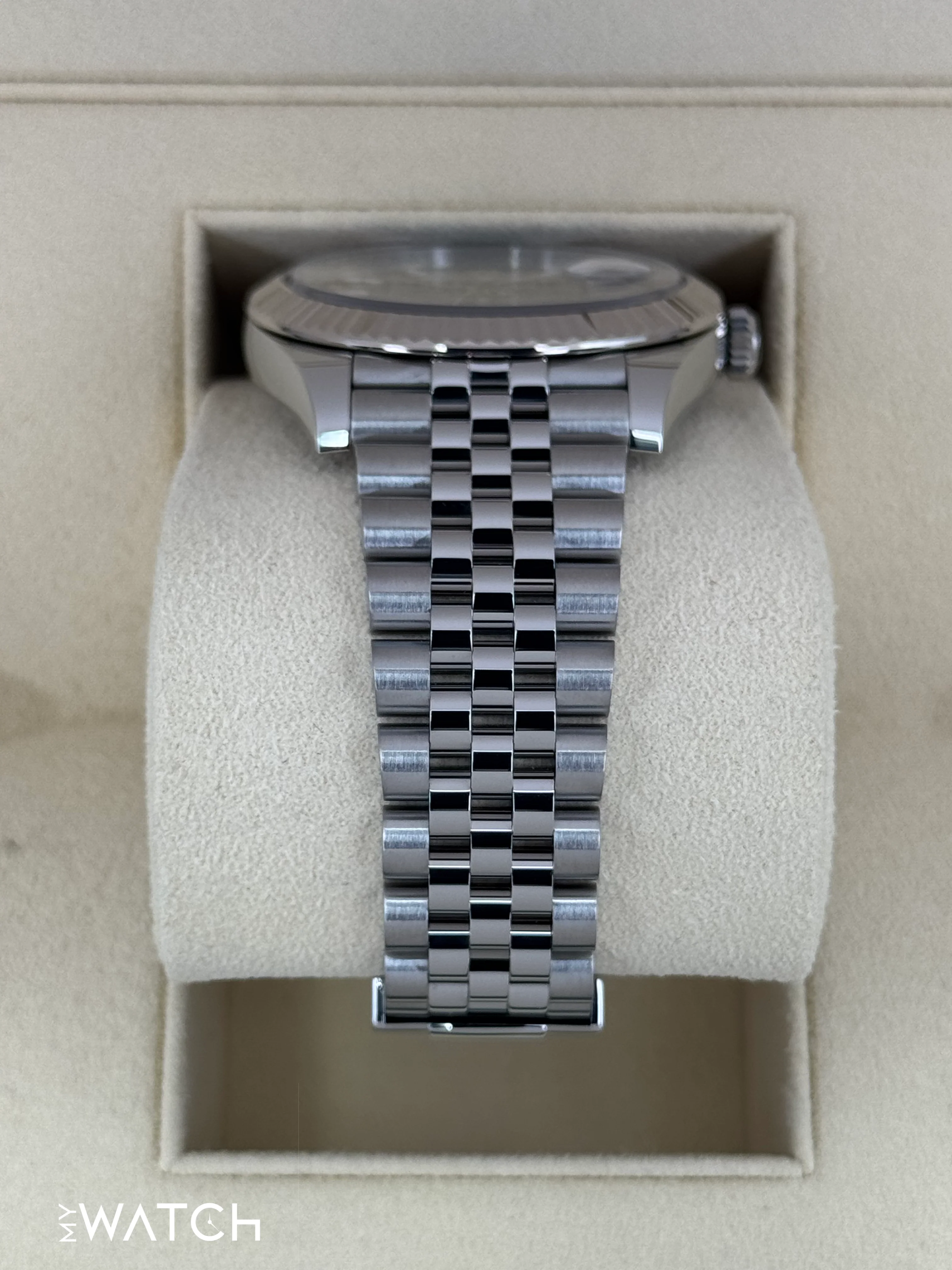 2022 Rolex Datejust 41mm 126334 Stainless Steel Jubilee Blue Dial - Image 3