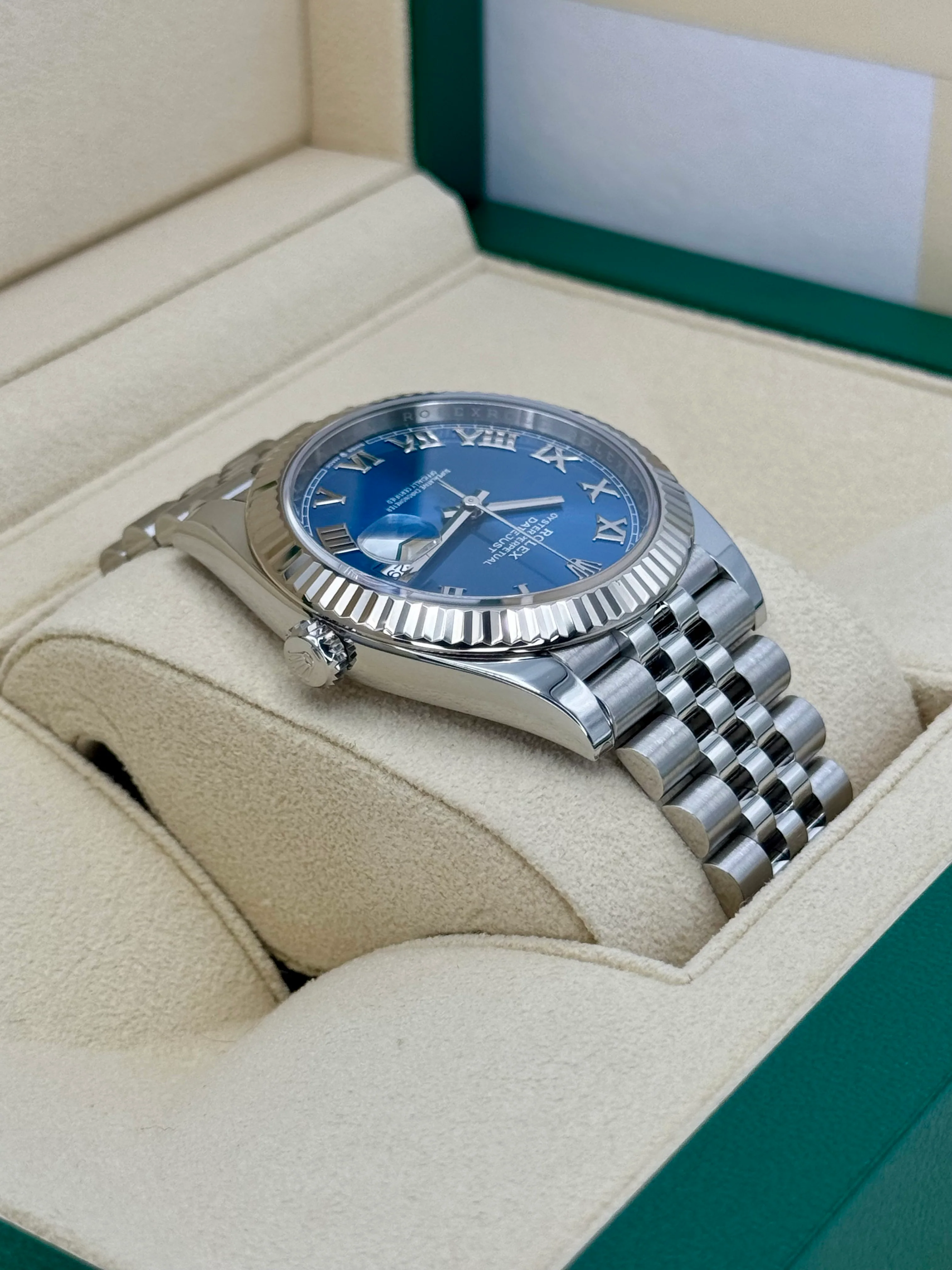 2022 Rolex Datejust 41mm 126334 Stainless Steel Jubilee Blue Dial - Image 8
