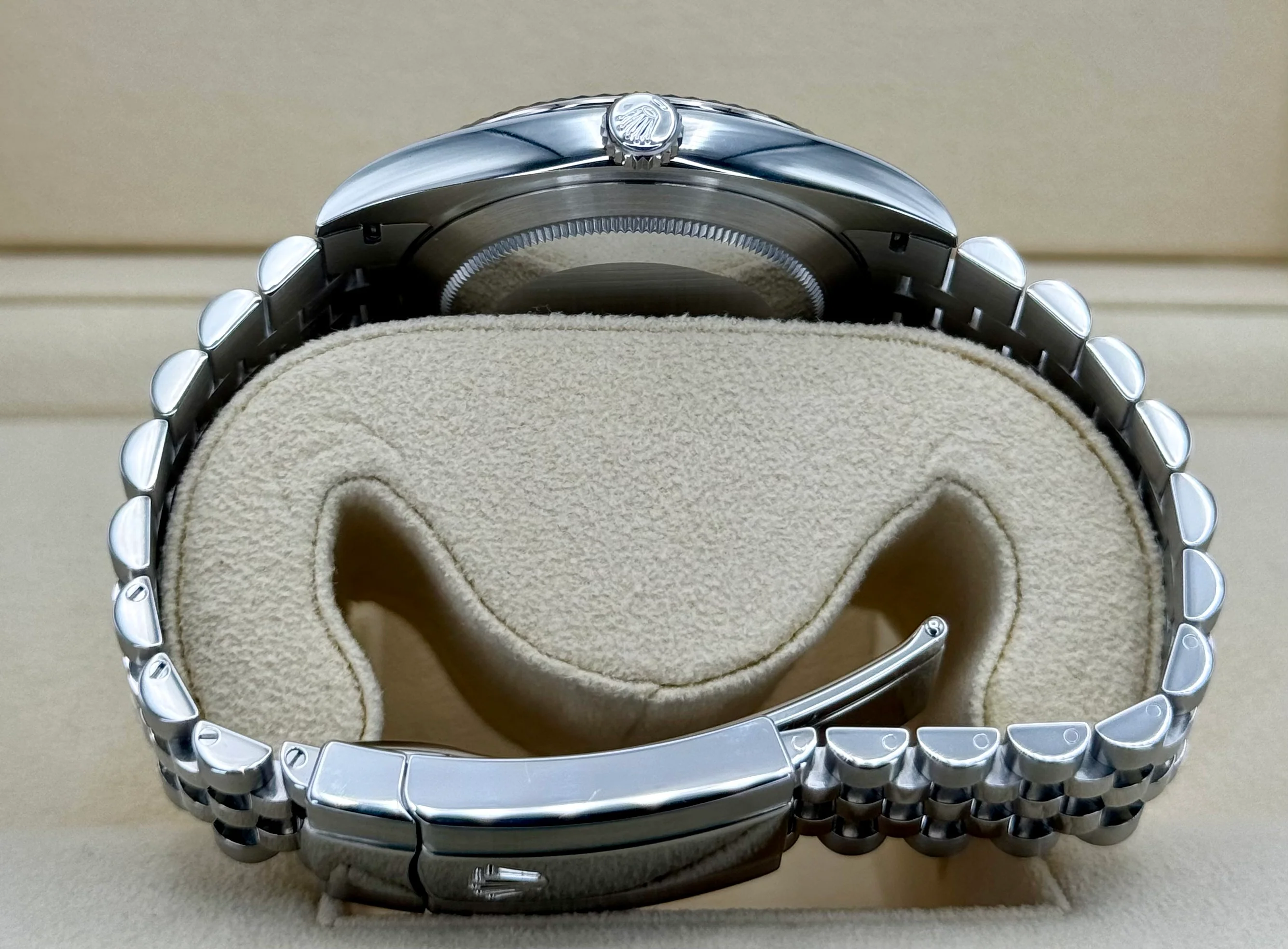 2022 Rolex Datejust 41mm 126334 Stainless Steel Jubilee Blue Dial - Image 9