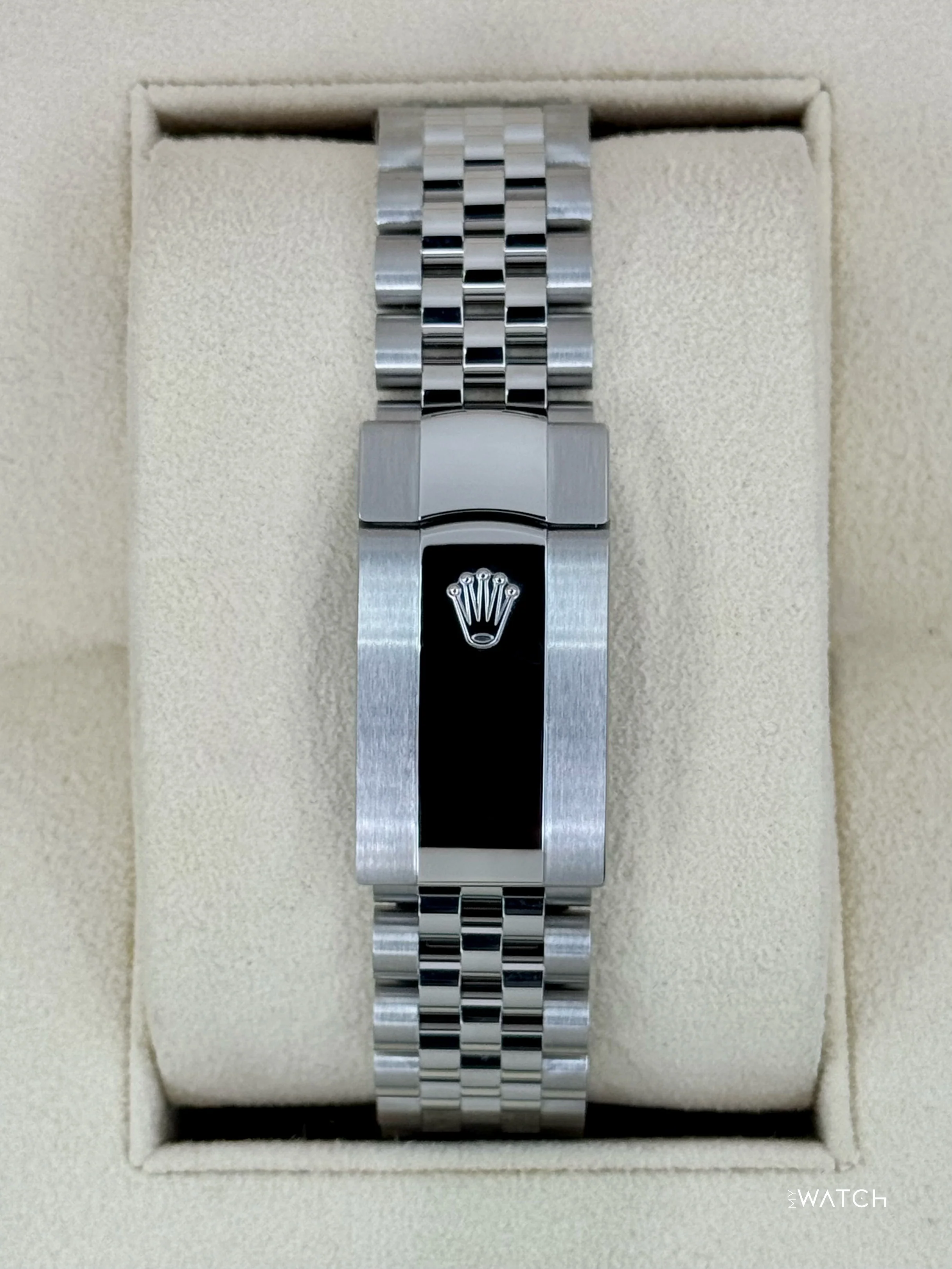2022 Rolex Datejust 41mm 126334 Stainless Steel Jubilee Blue Motif Dial - Image 2
