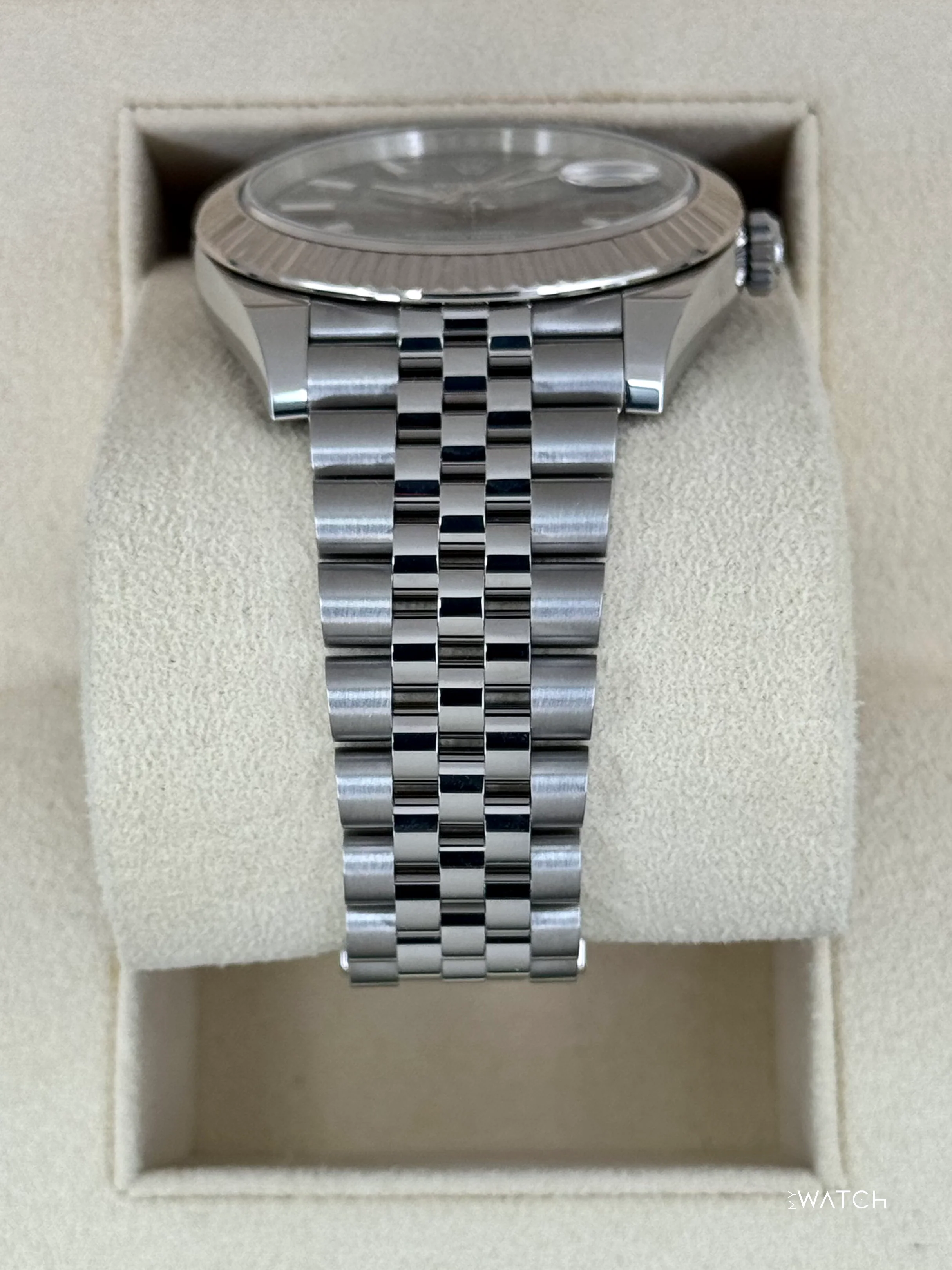 2022 Rolex Datejust 41mm 126334 Stainless Steel Jubilee Blue Motif Dial - Image 4