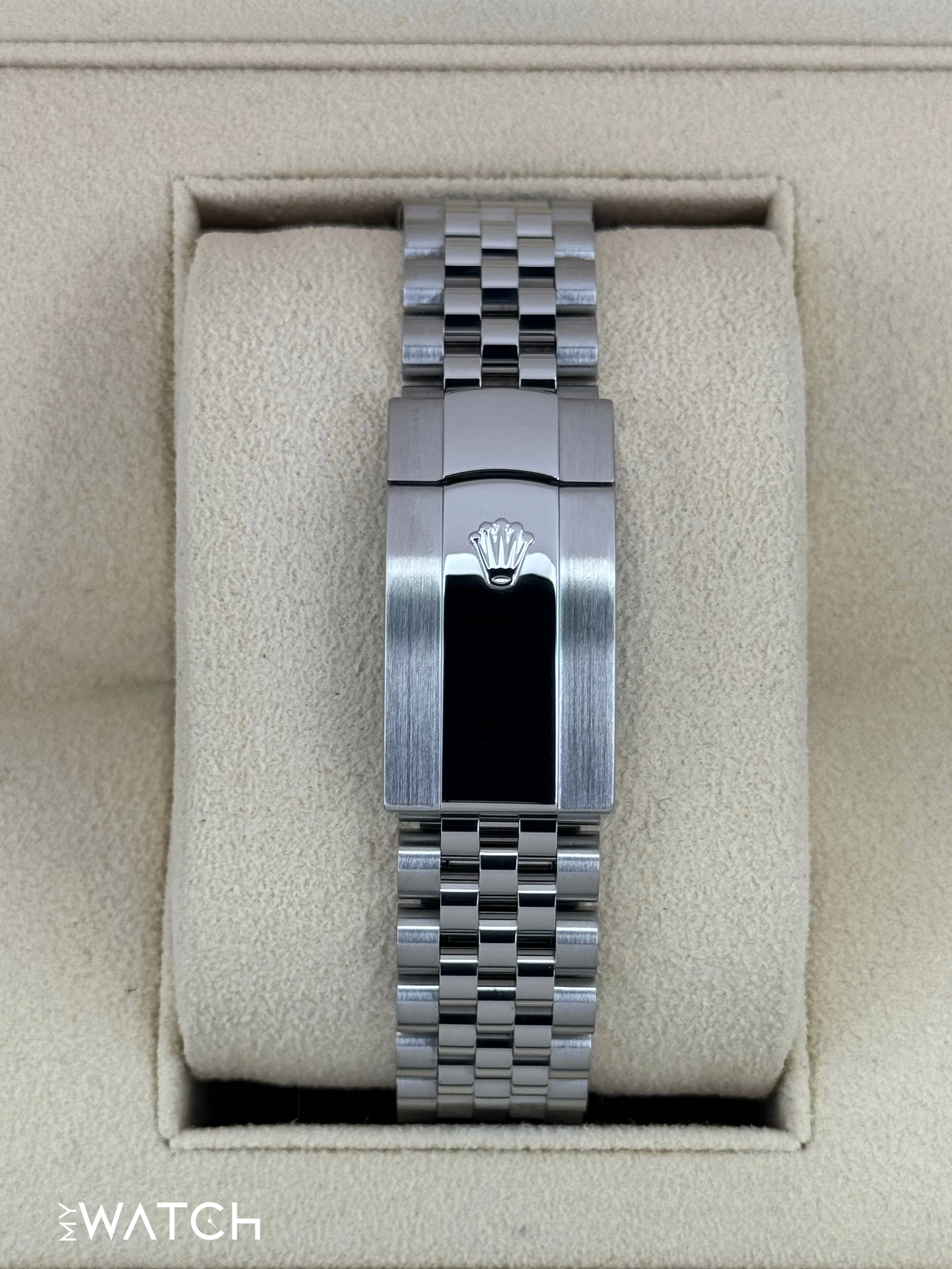 2022 Rolex Datejust 41mm 126334 Stainless Steel Jubilee White Dial - Image 2