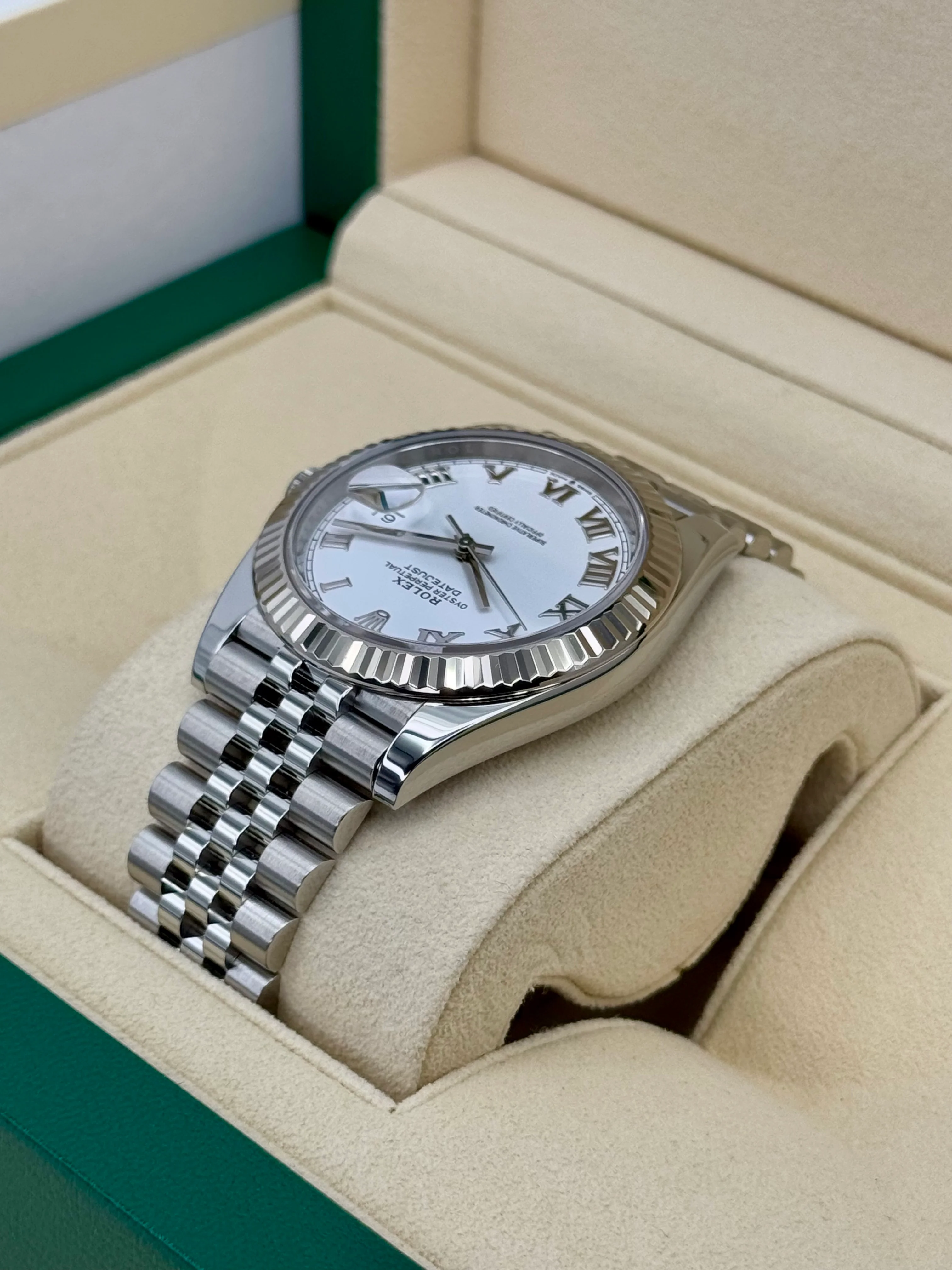 2022 Rolex Datejust 41mm 126334 Stainless Steel Jubilee White Dial - Image 7