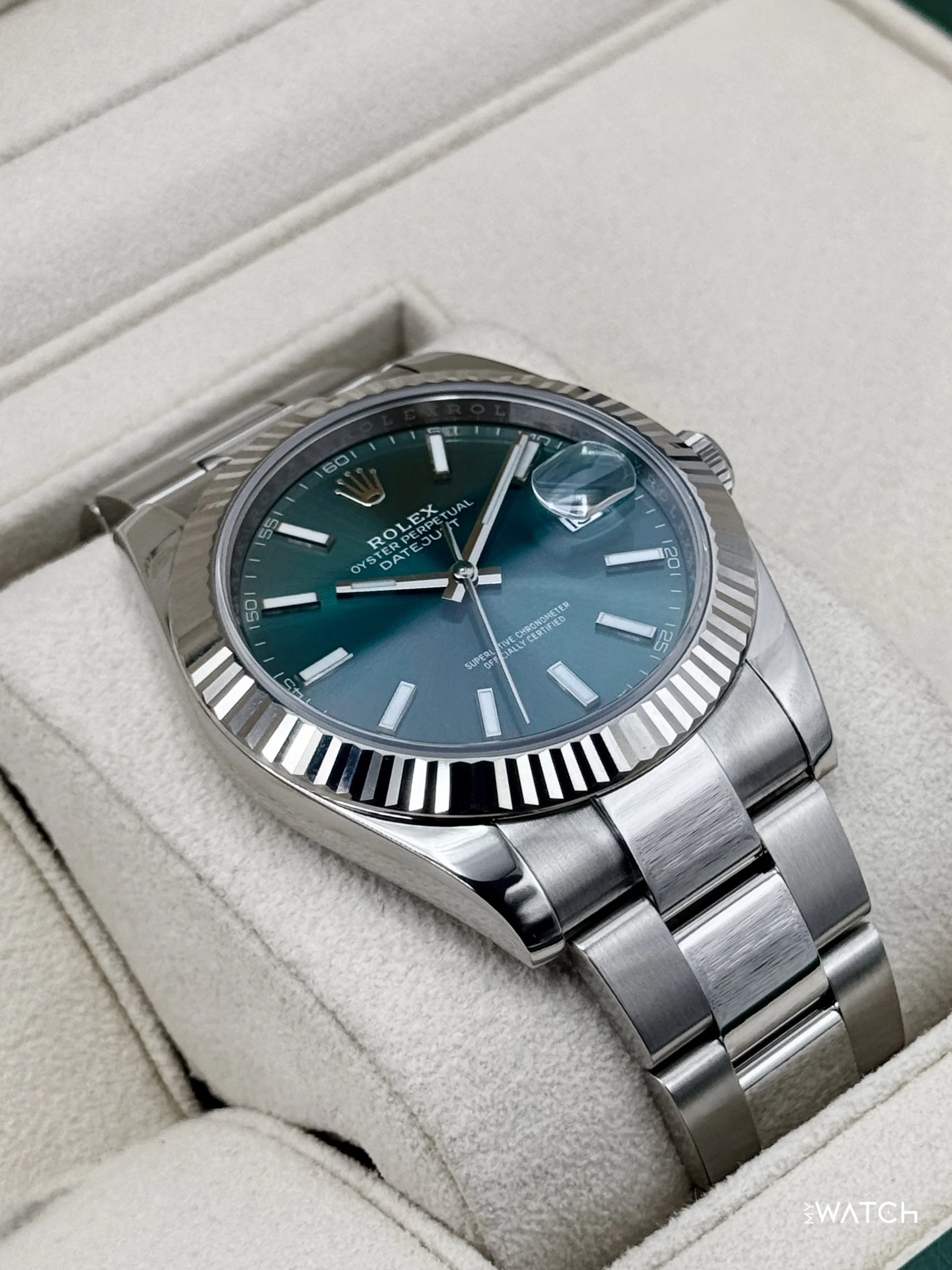 2022 Rolex Datejust 41mm 126334 Stainless Steel Oyster Mint Green Dial - Image 6