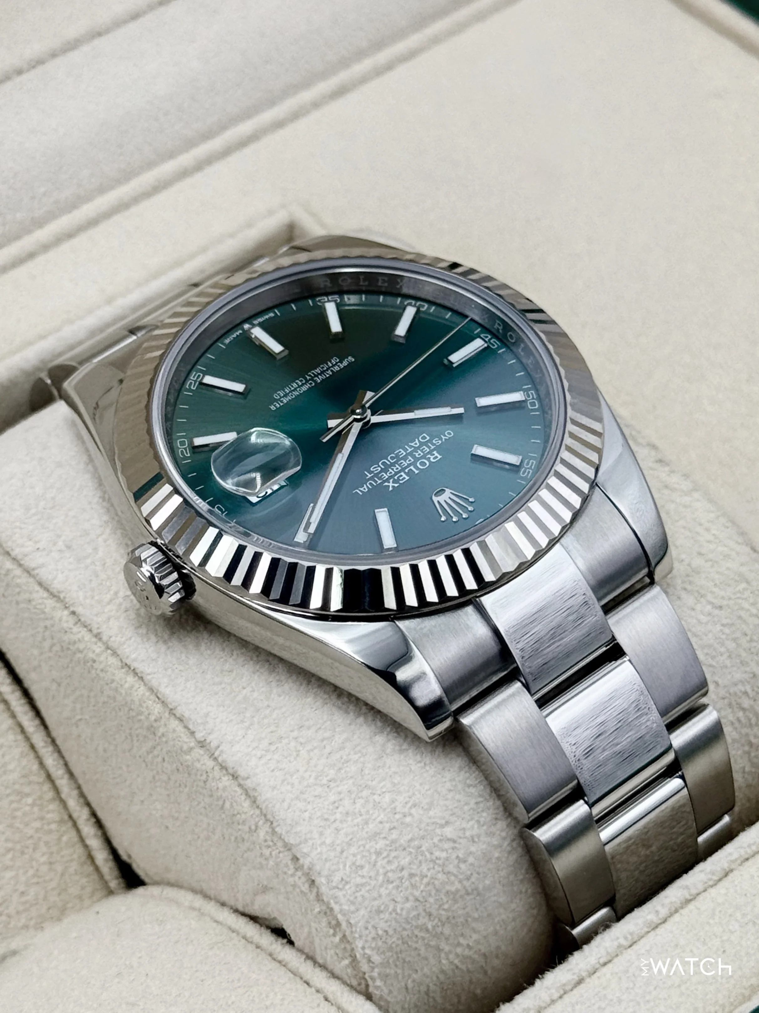 2022 Rolex Datejust 41mm 126334 Stainless Steel Oyster Mint Green Dial - Image 8