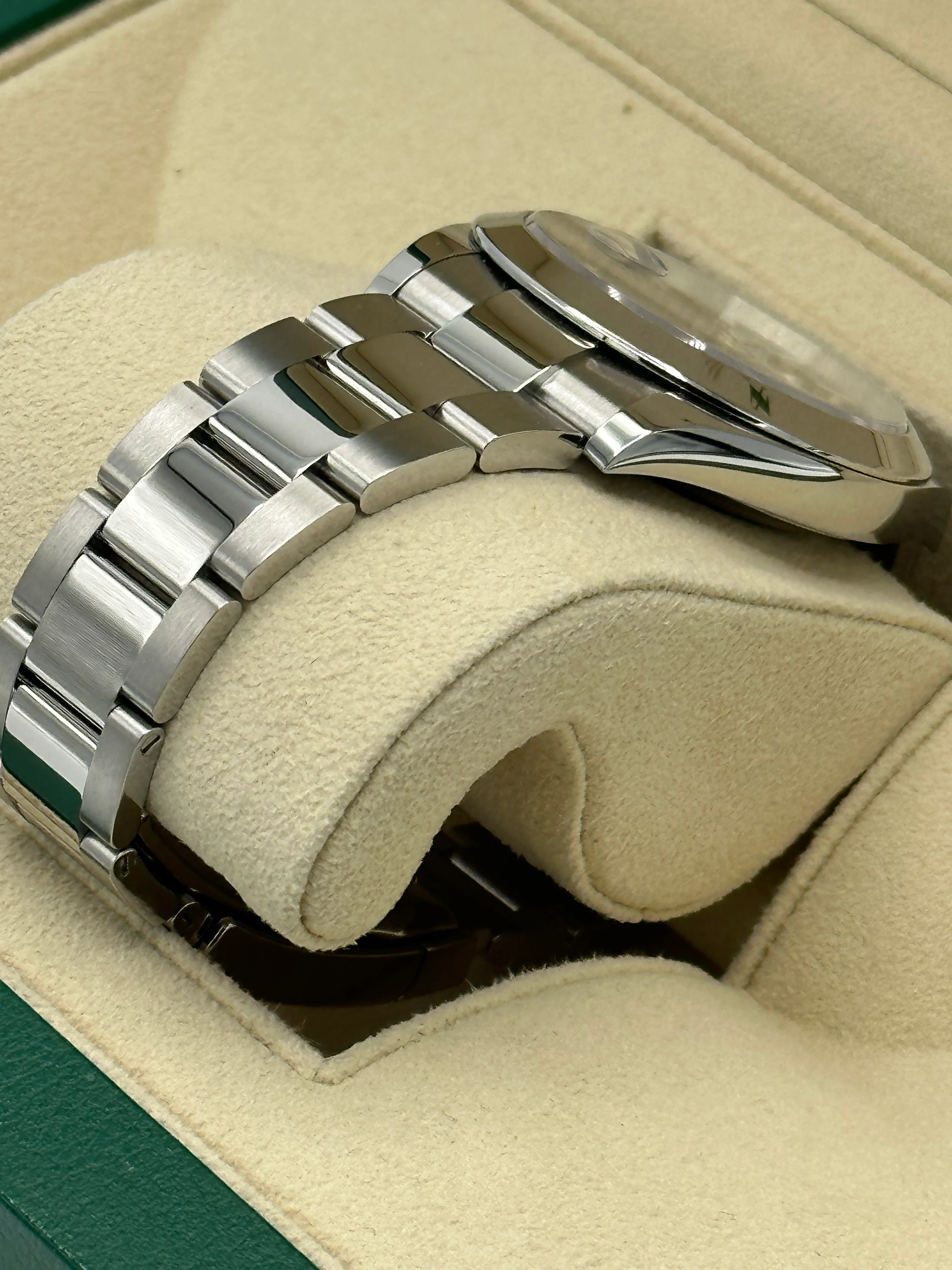 2022 Rolex Datejust 41mm 126300 Oyster Green Dial - Image 7