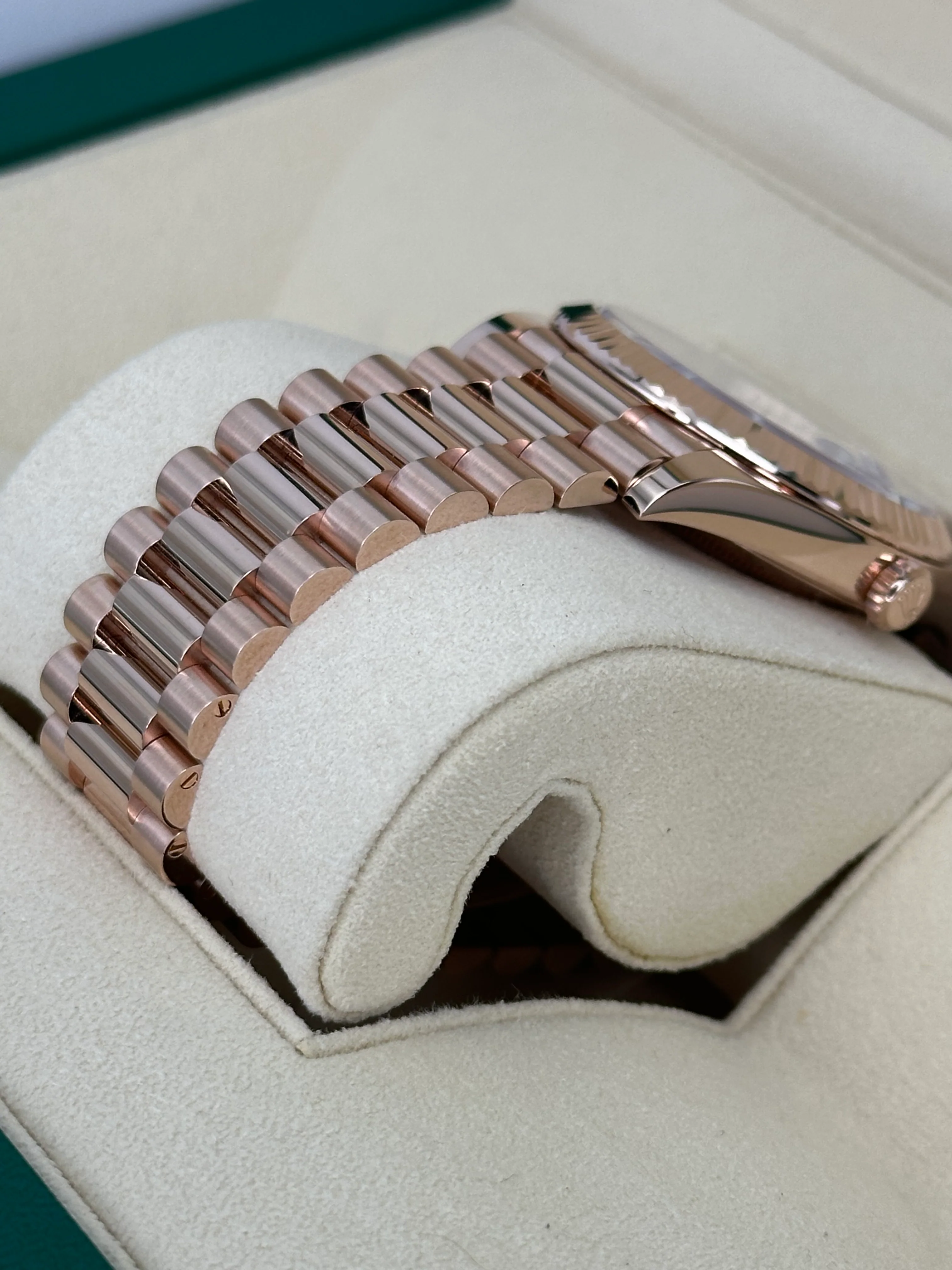 NEW 2022 Rolex Day-Date 40mm 228235 Presidential Rose Gold Olive Dial - Image 5