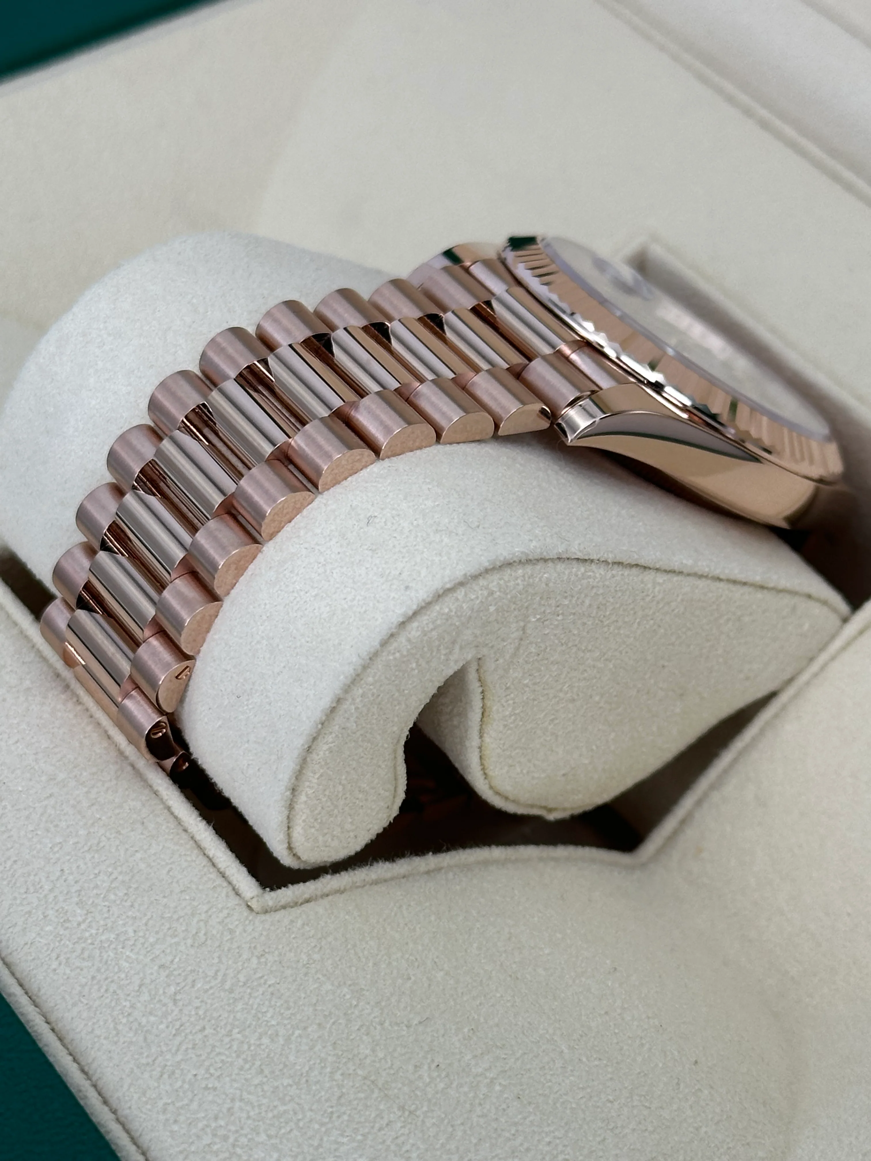 NEW 2022 Rolex Day-Date 40mm 228235 Presidential Rose Gold Olive Dial - Image 7
