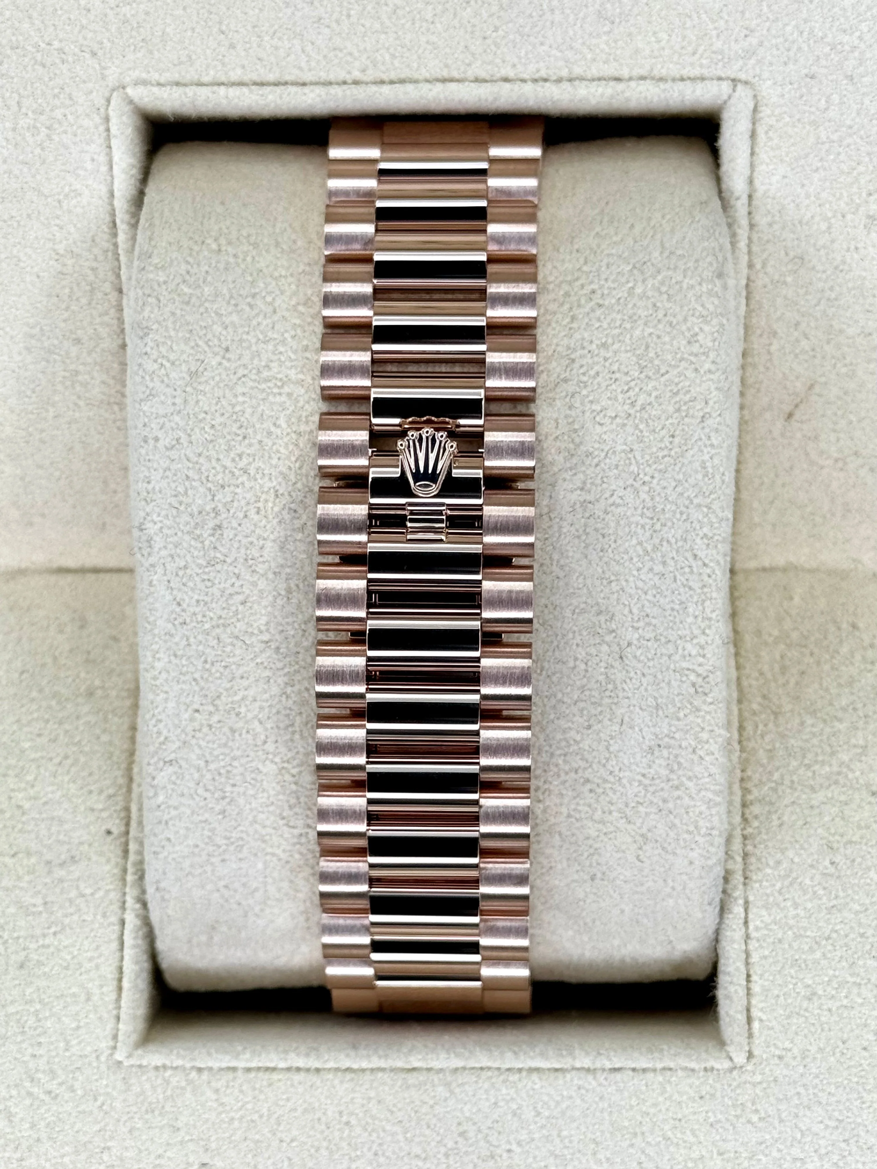 2022 Rolex Day-Date 40mm 228235 Presidential Rose Gold Olive Dial - Image 2