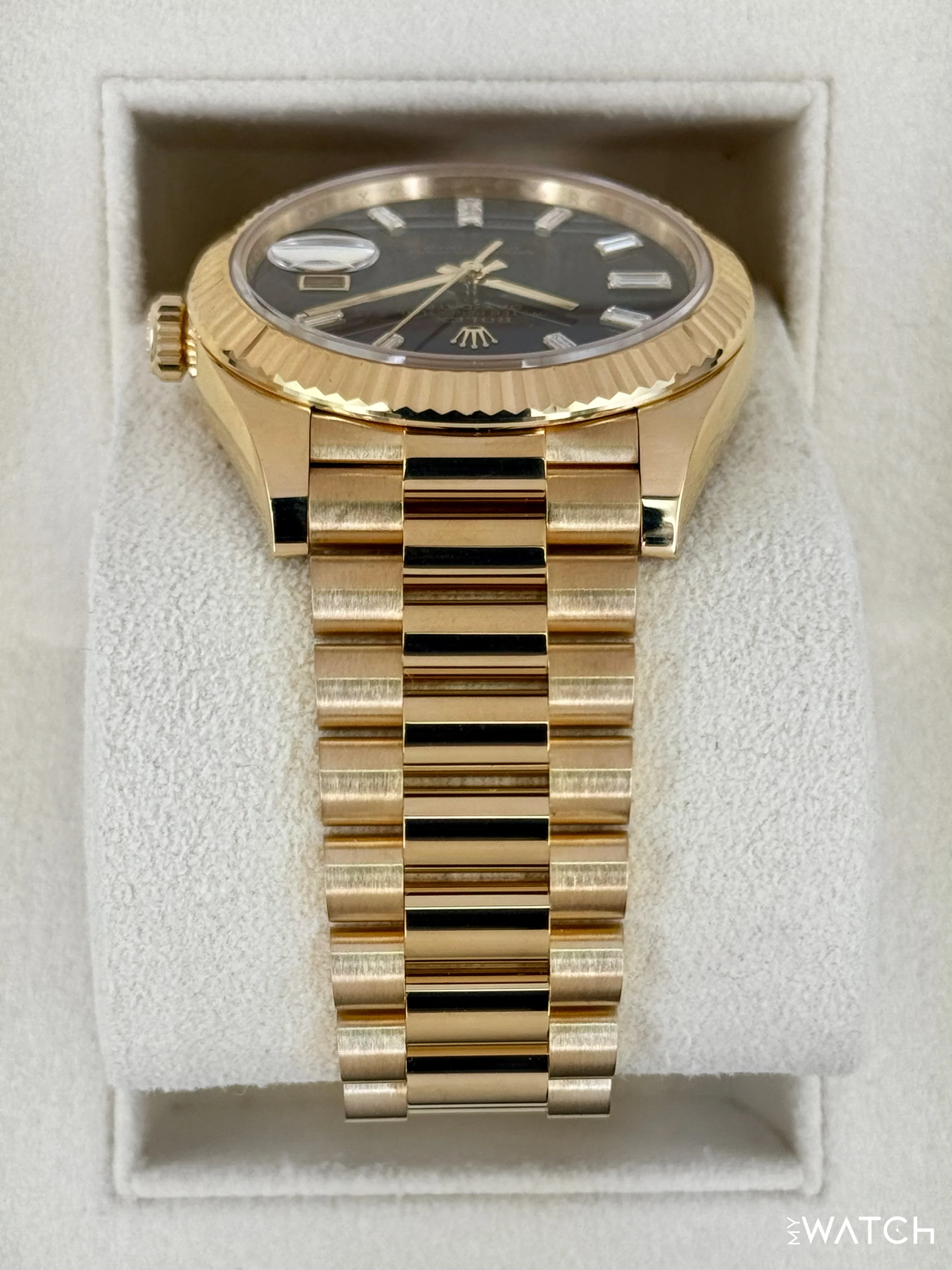 2022 Rolex Day-Date 40mm 228238 Yellow Gold Black Onyx Diamond Dial - Image 4