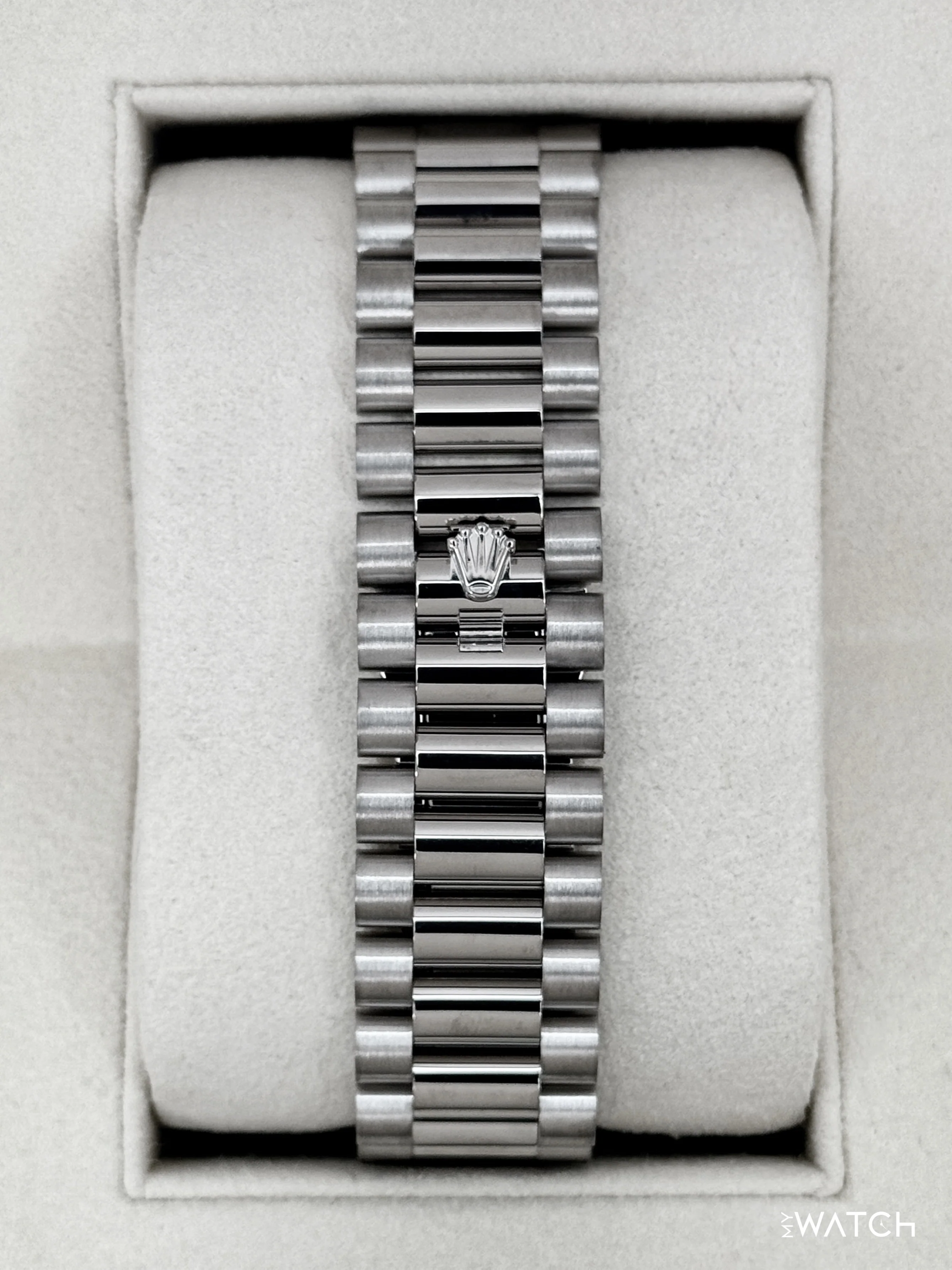 2022 Rolex Day-Date 40mm 228239 Presidential 18kt White Gold Olive Dial - Image 2