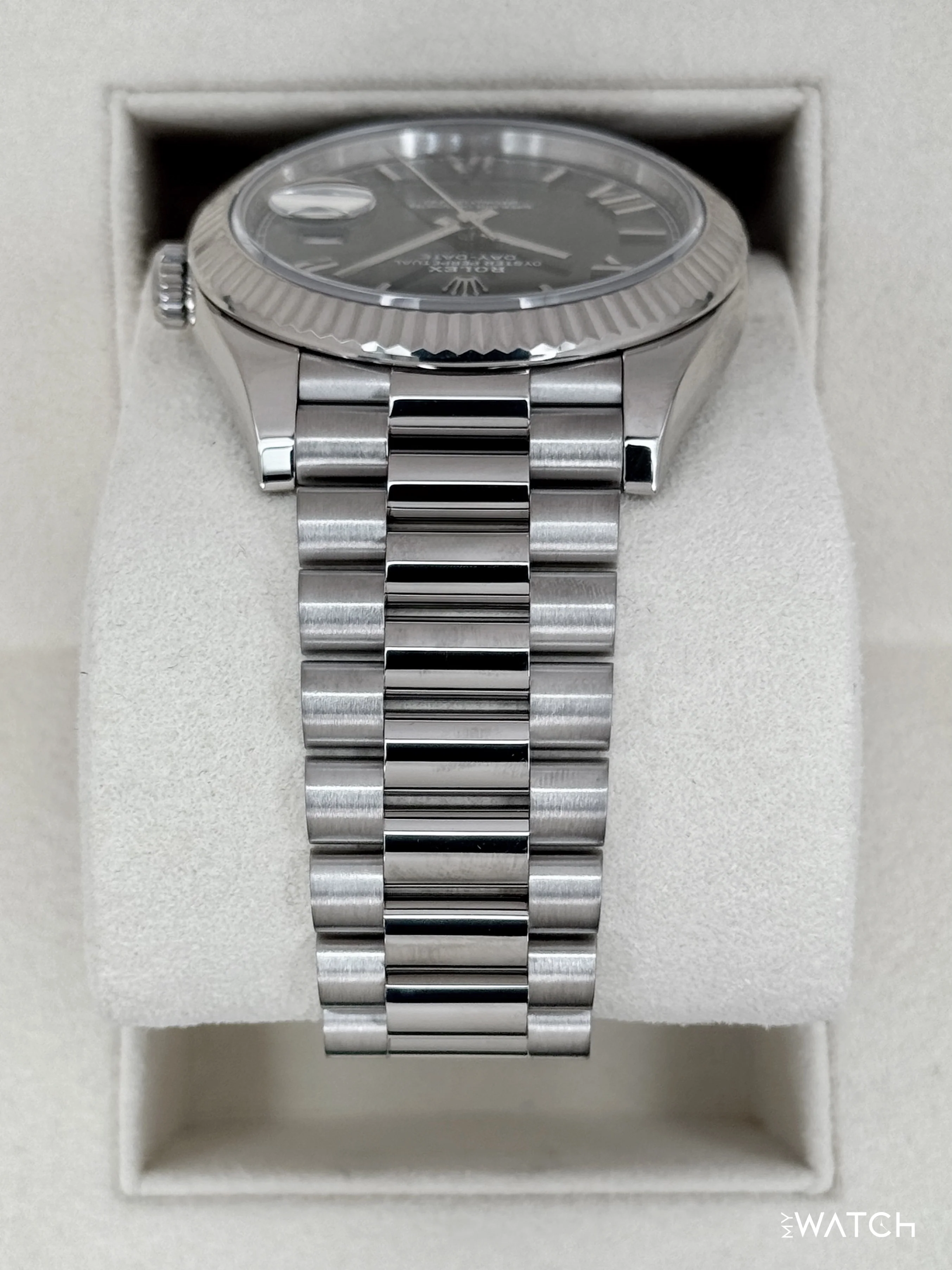 2022 Rolex Day-Date 40mm 228239 Presidential 18kt White Gold Olive Dial - Image 4