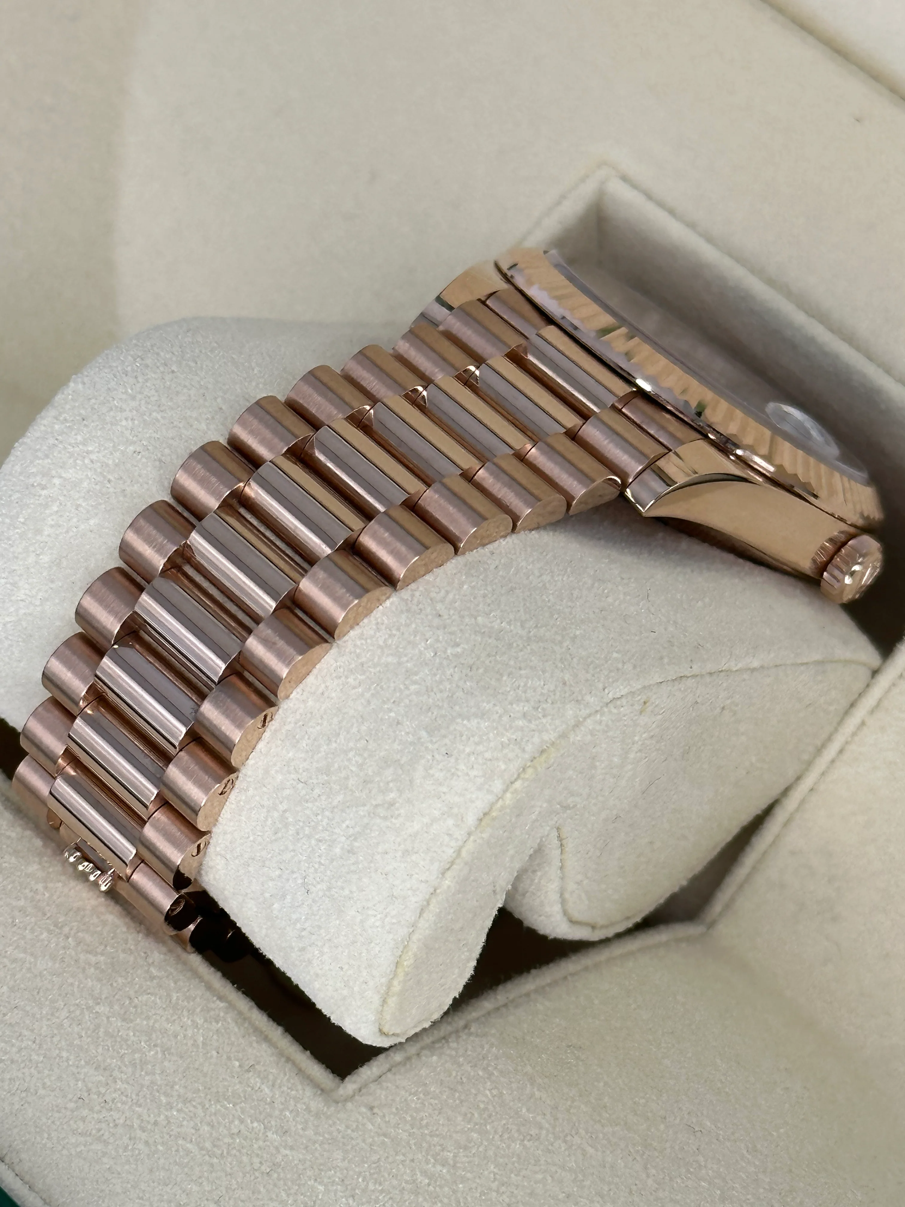 NEW 2022 Rolex Day-Date 40mm 228235 Presidential Rose Gold Olive Dial - Image 5