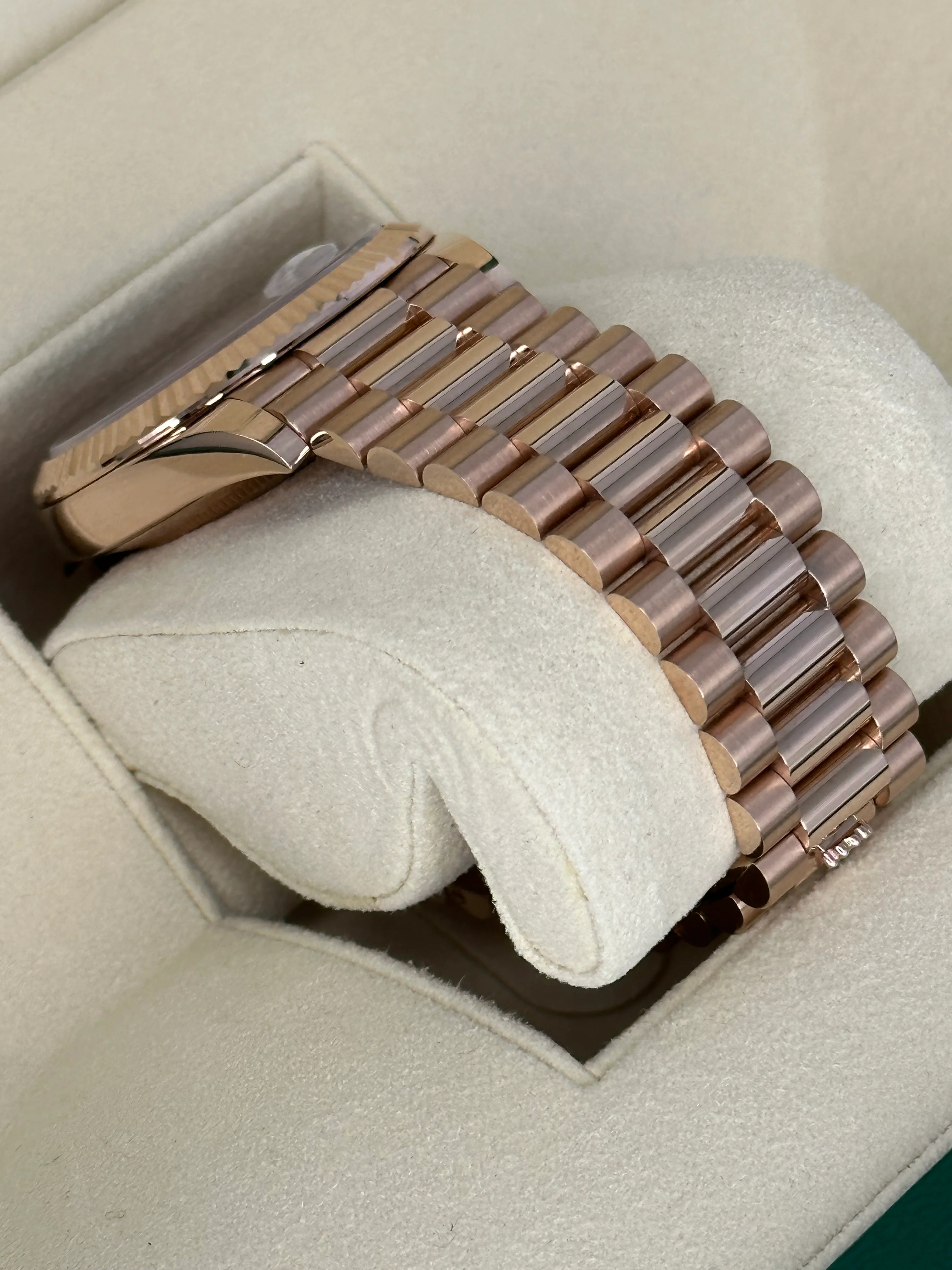 NEW 2022 Rolex Day-Date 40mm 228235 Presidential Rose Gold Olive Dial - Image 6